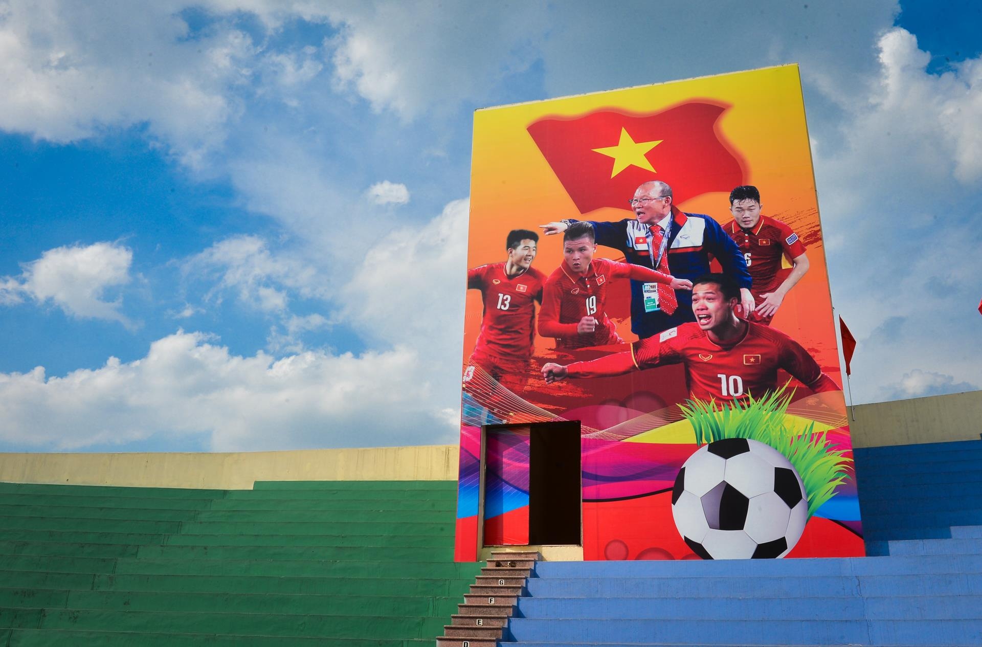 San van dong tinh Phu Tho anh 6