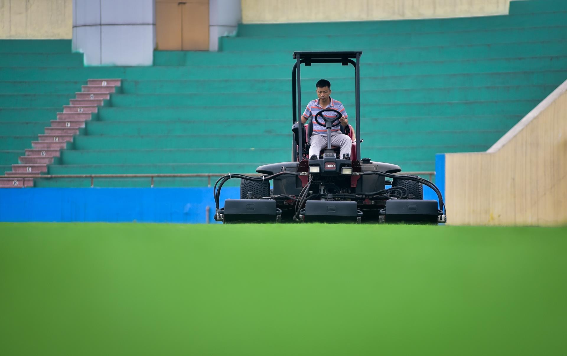 Mat co san bong tinh Phu Tho dep nhu san My Dinh hinh anh