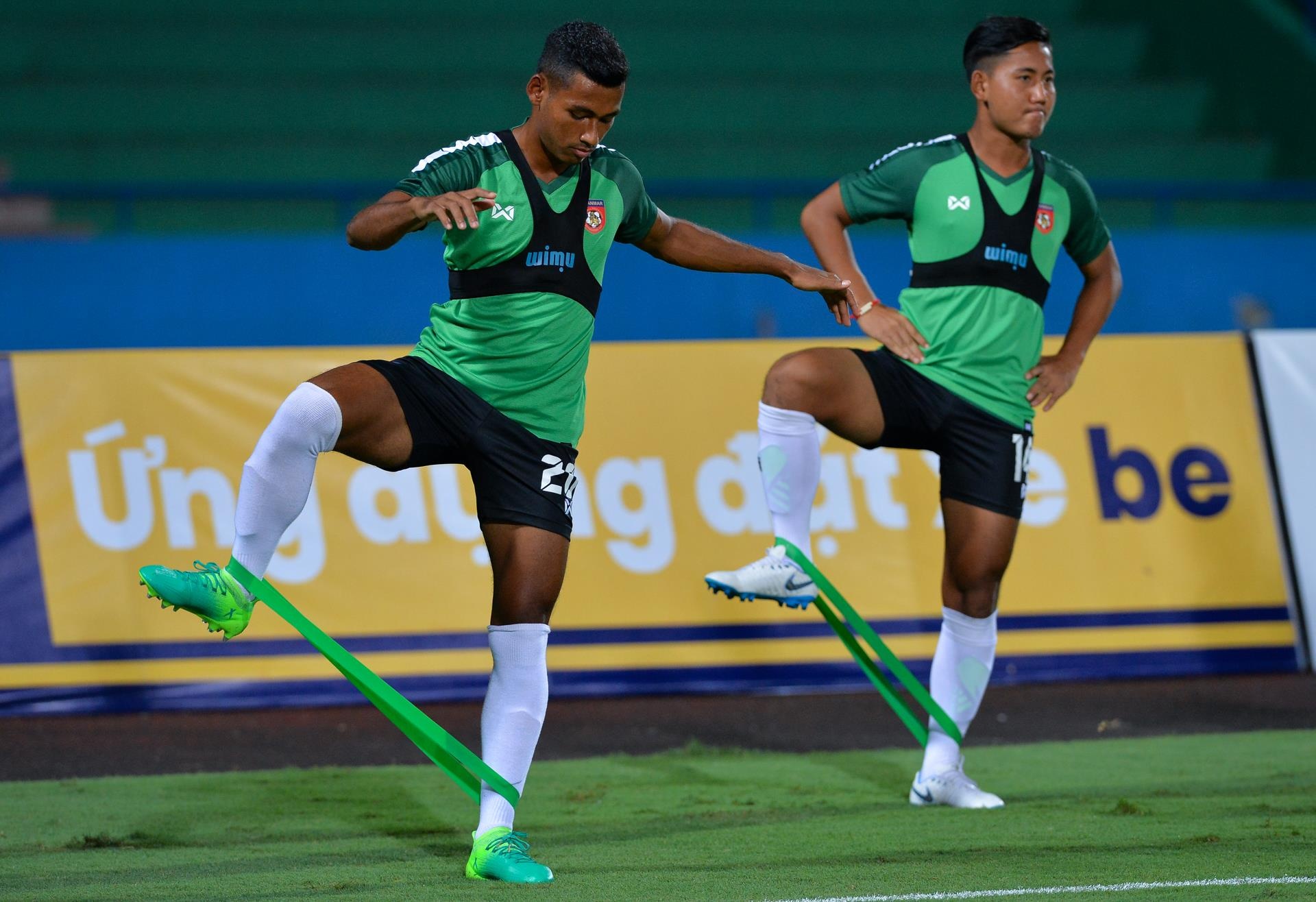 U23 Myanmar mac ao cong nghe cao anh 2