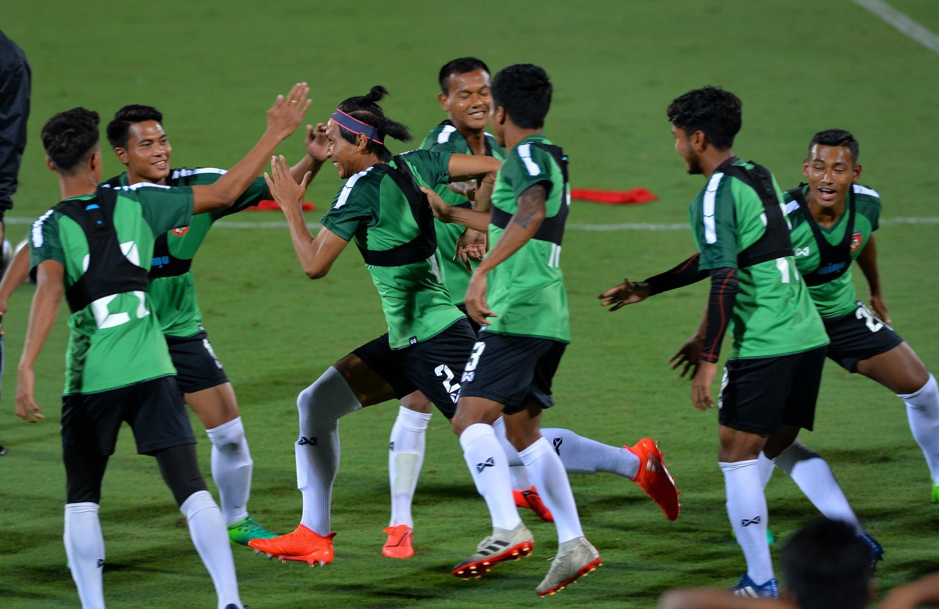 U23 Myanmar mac ao cong nghe cao anh 5