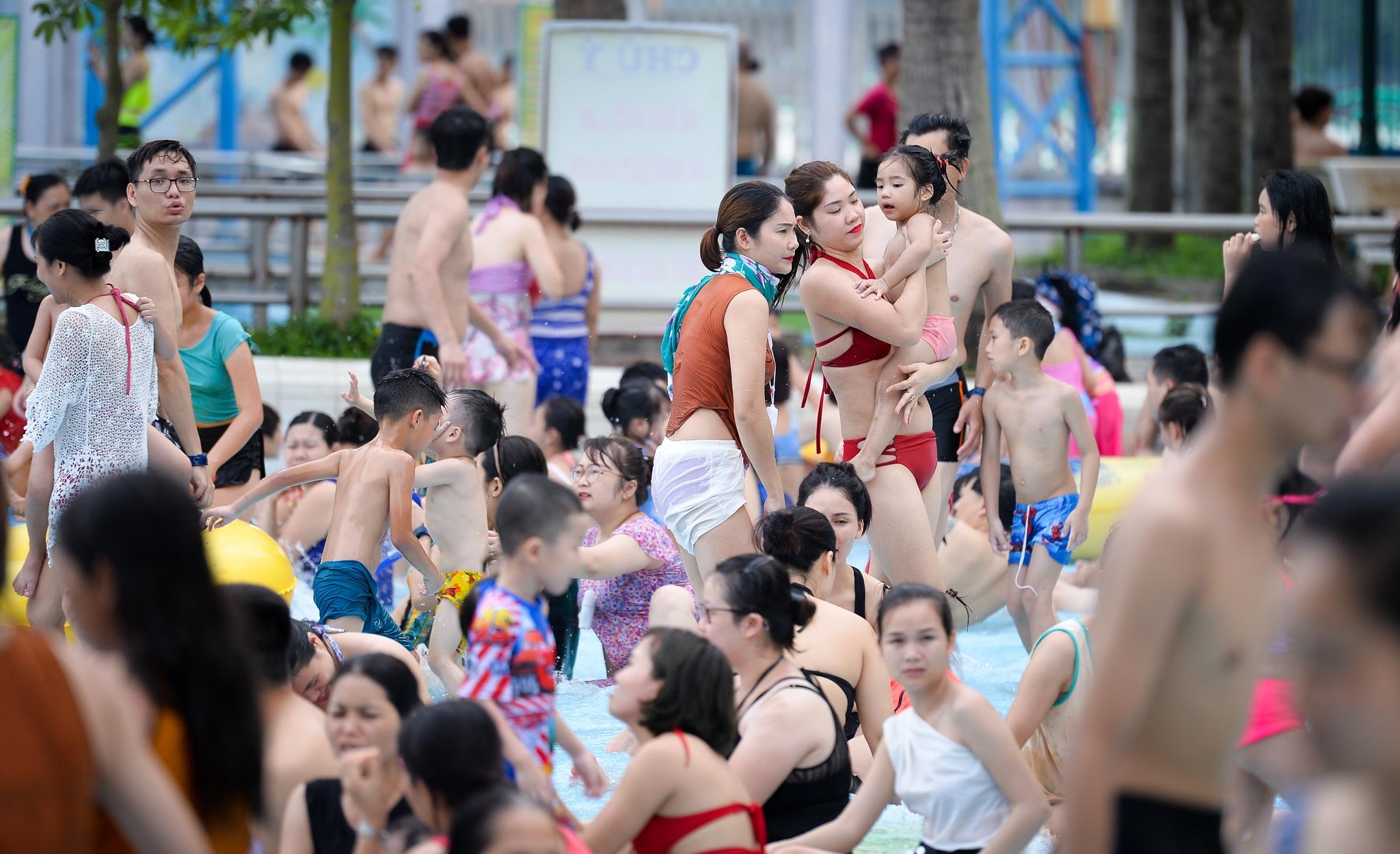 Thieu nu Ha thanh mac bikini tam giai nhiet anh 3