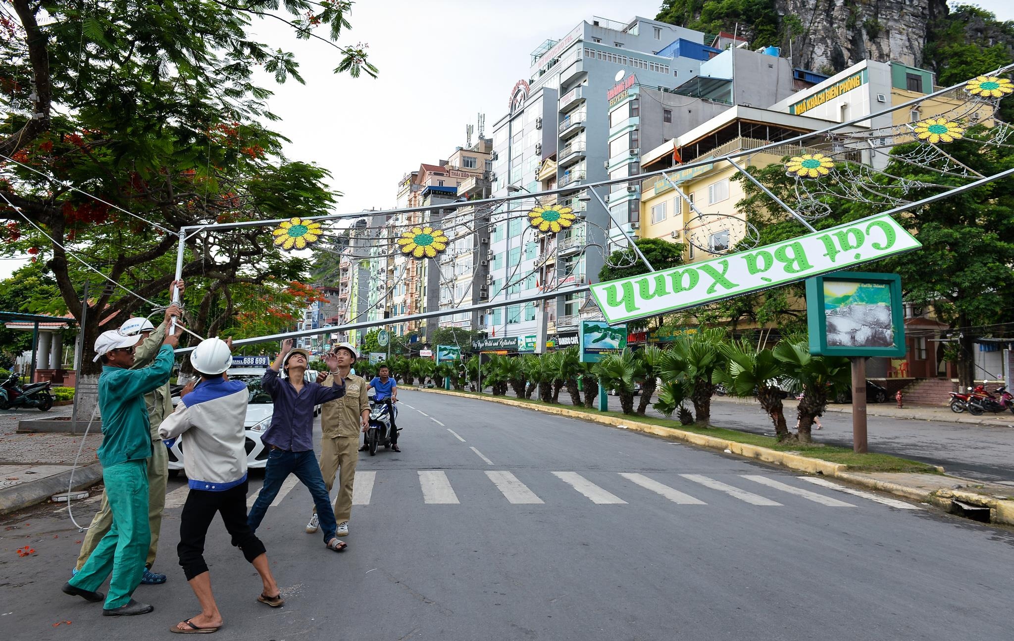 tam bien Cat Ba truoc bao so 2 anh 10