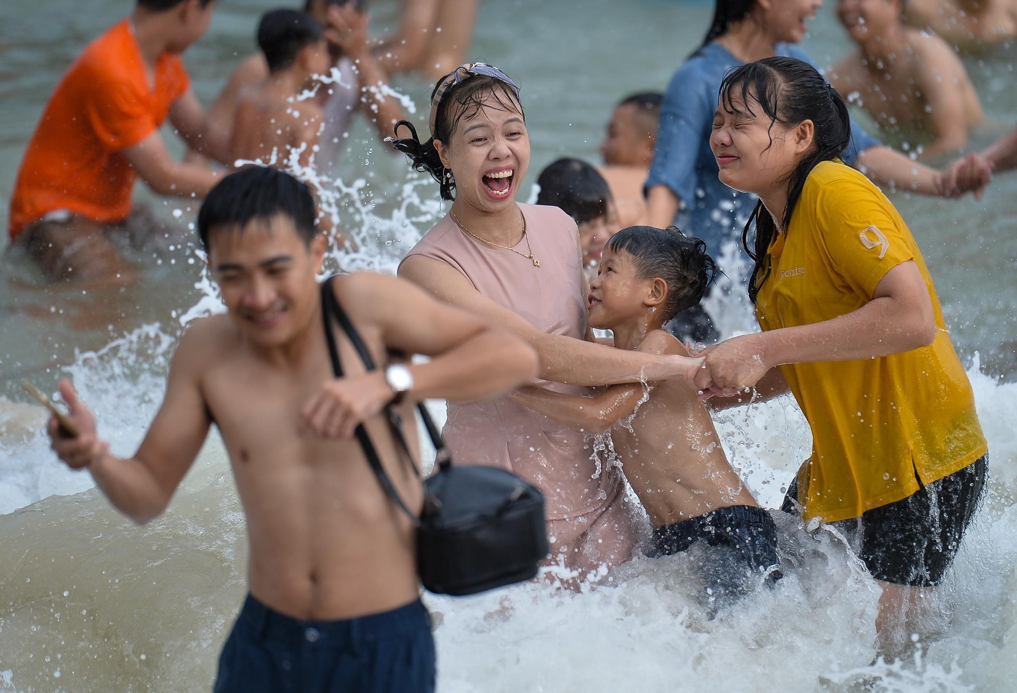 tam bien Cat Ba truoc bao so 2 anh 2