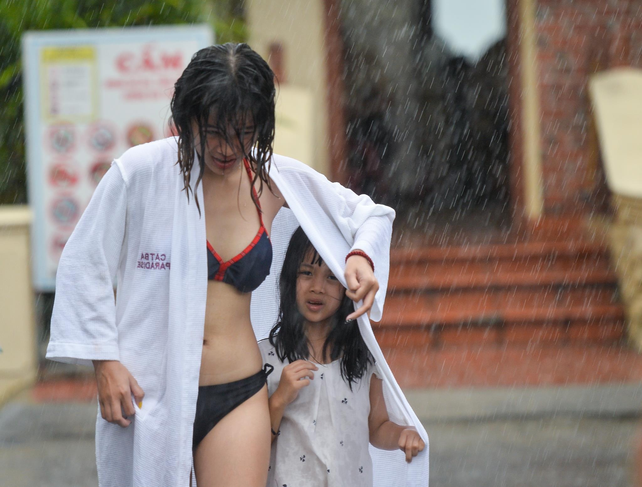 tam bien Cat Ba truoc bao so 2 anh 7