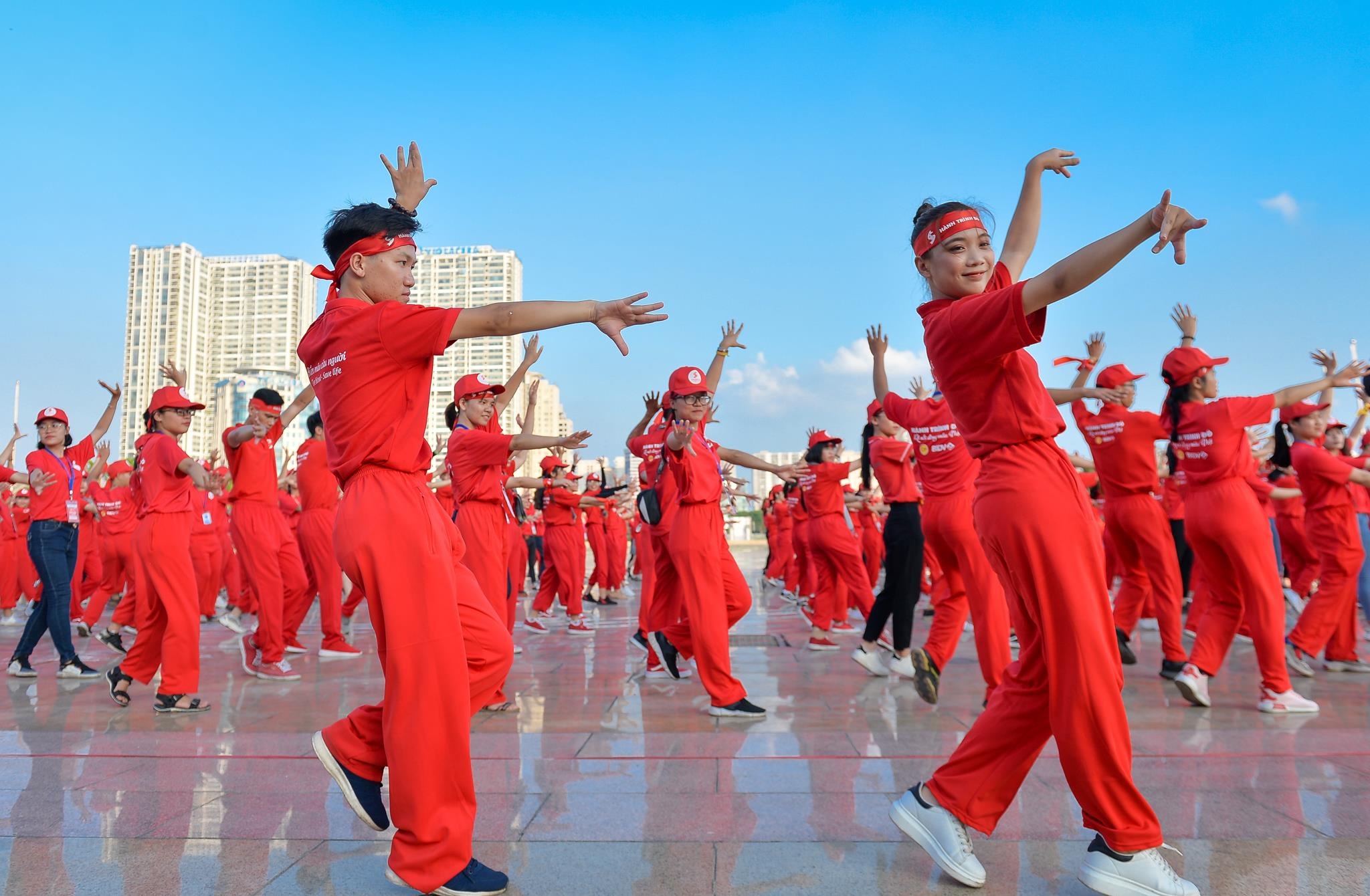 hoi quan Hanh trinh Do anh 4