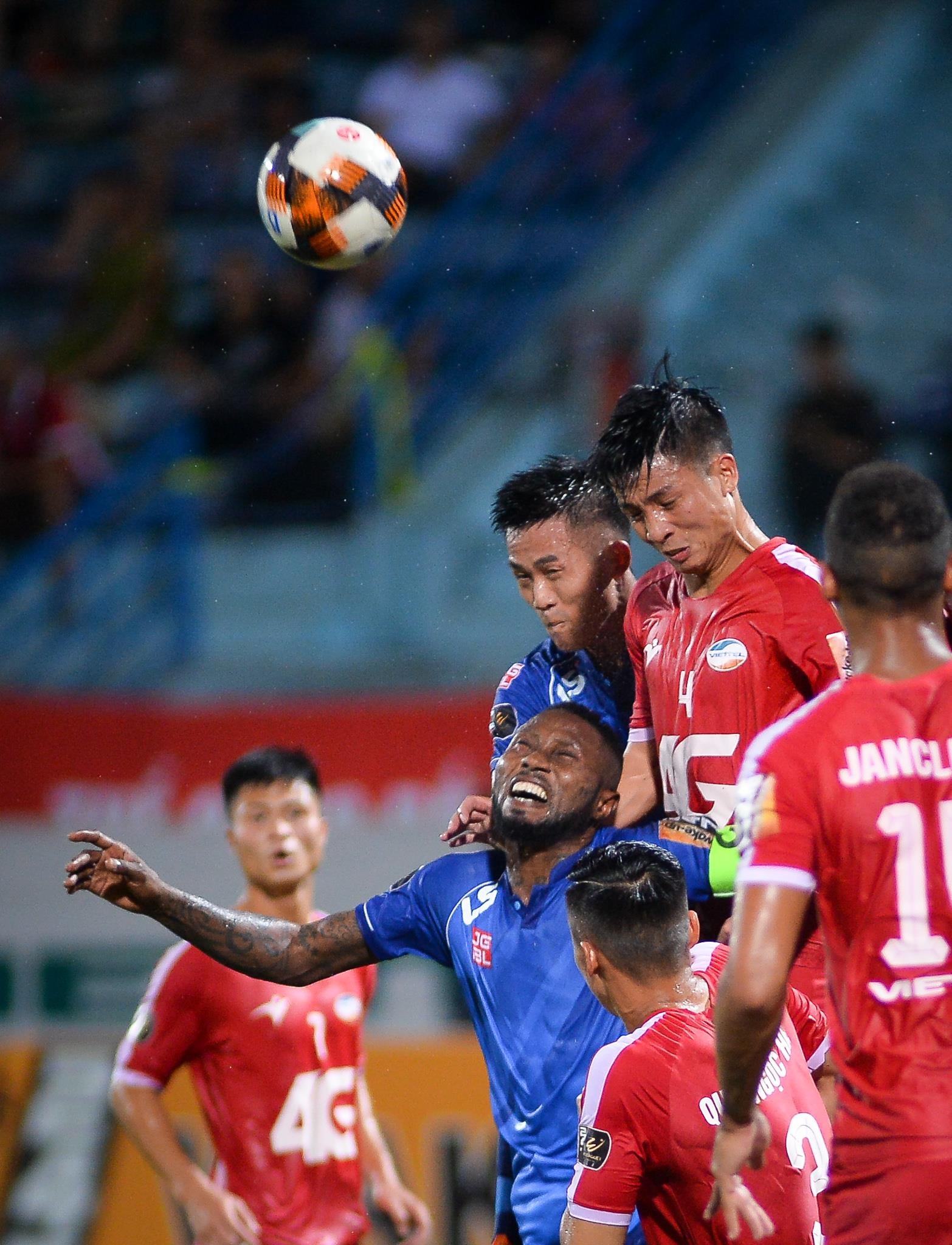 vo sap cuoi Bui Tien Dung anh 6