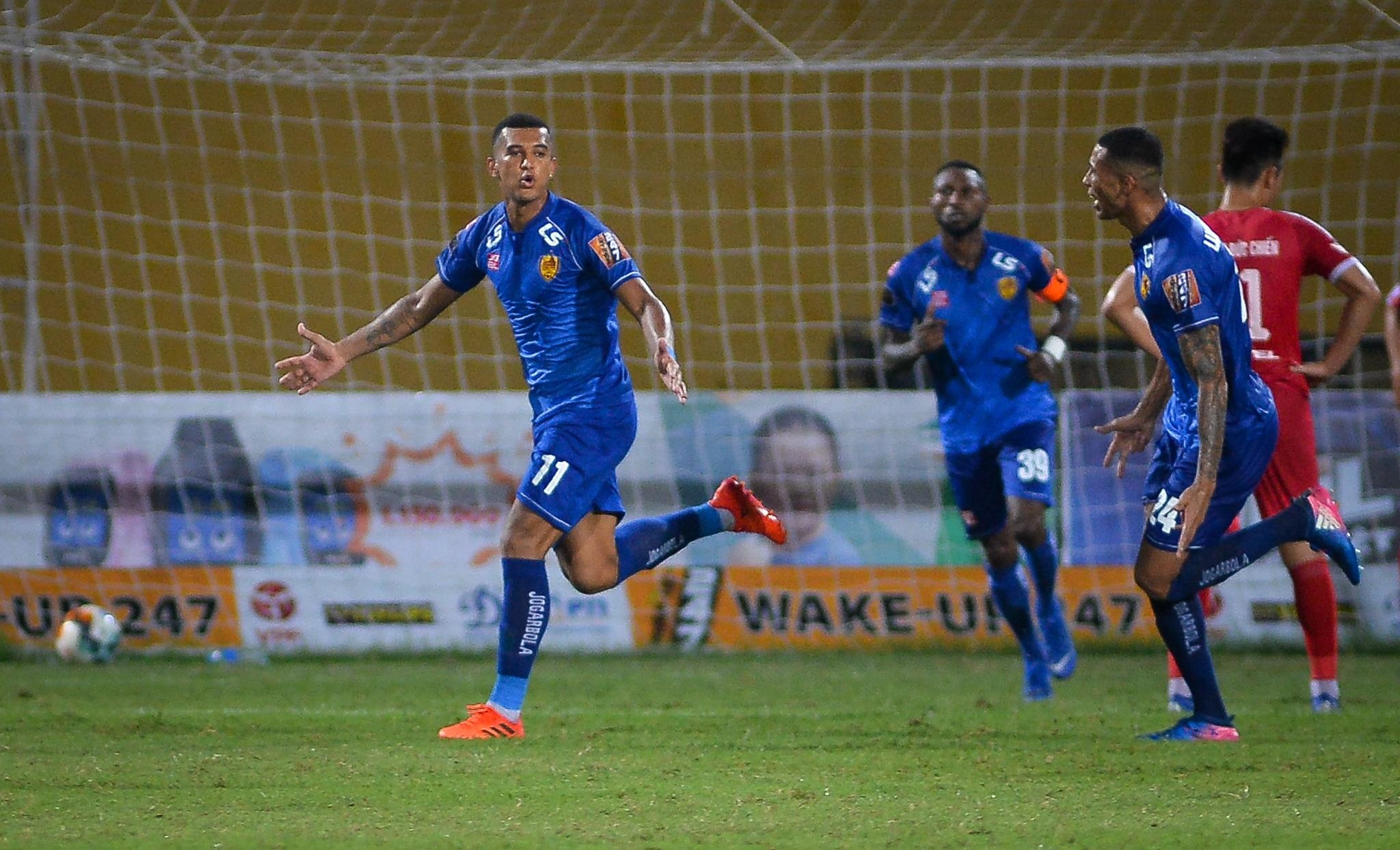 vo sap cuoi Bui Tien Dung anh 9