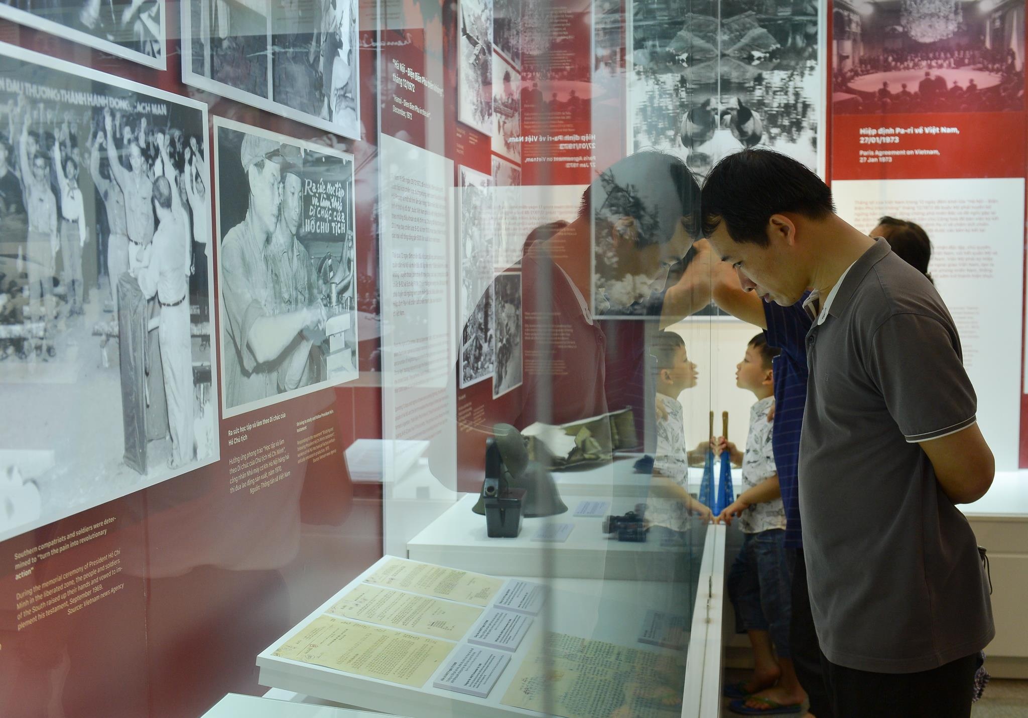 xep hang dai ca km vieng Chu tich Ho Chi Minh anh 8