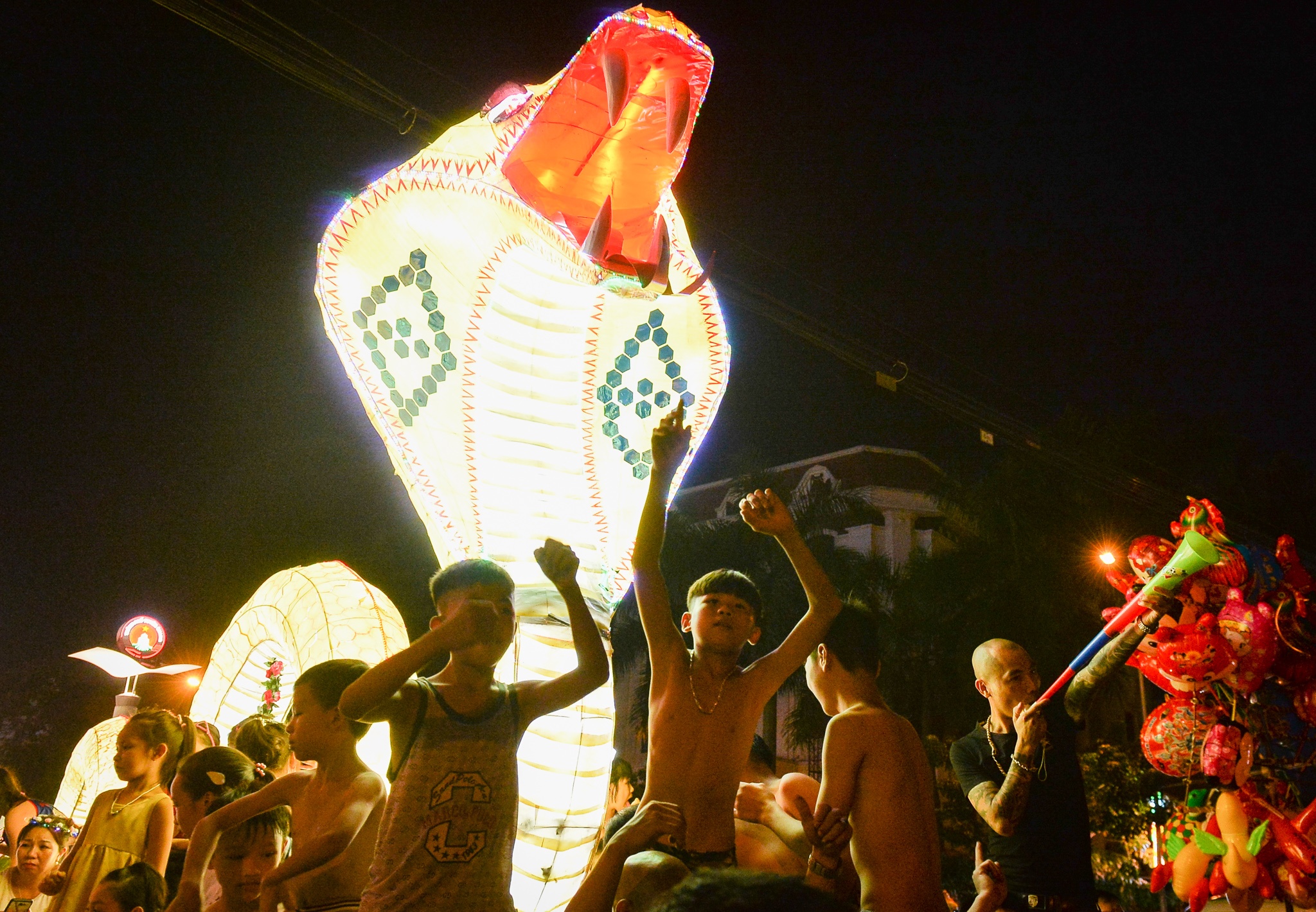 trung thu nao nhiet o trung tam thanh pho anh 4