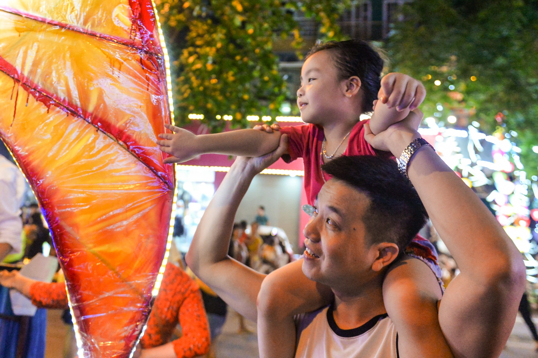 trung thu nao nhiet o trung tam thanh pho anh 11