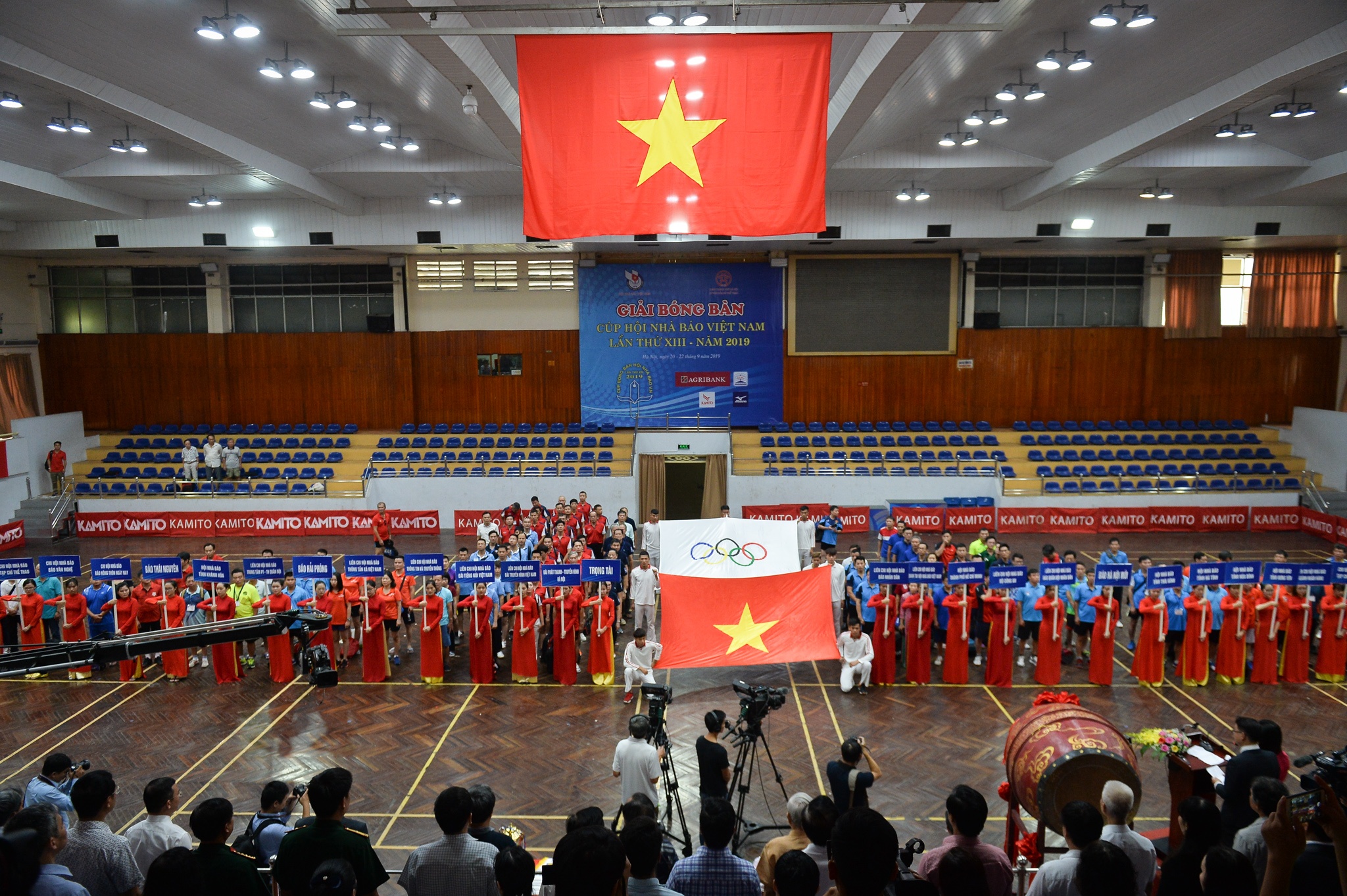 giai bong ban Cup Hoi Nha bao Viet Nam anh 1