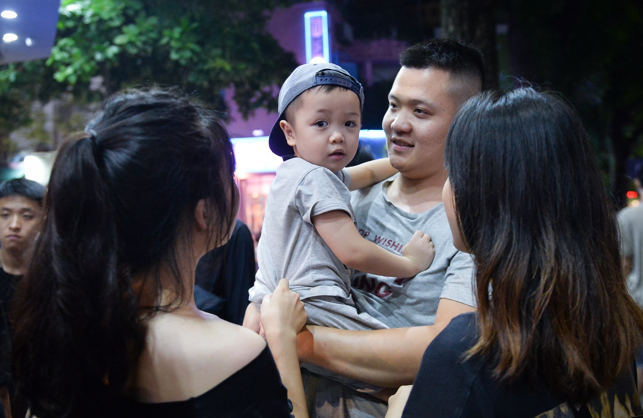 xep hang mua giay yeezy boost 350 v2 anh 5