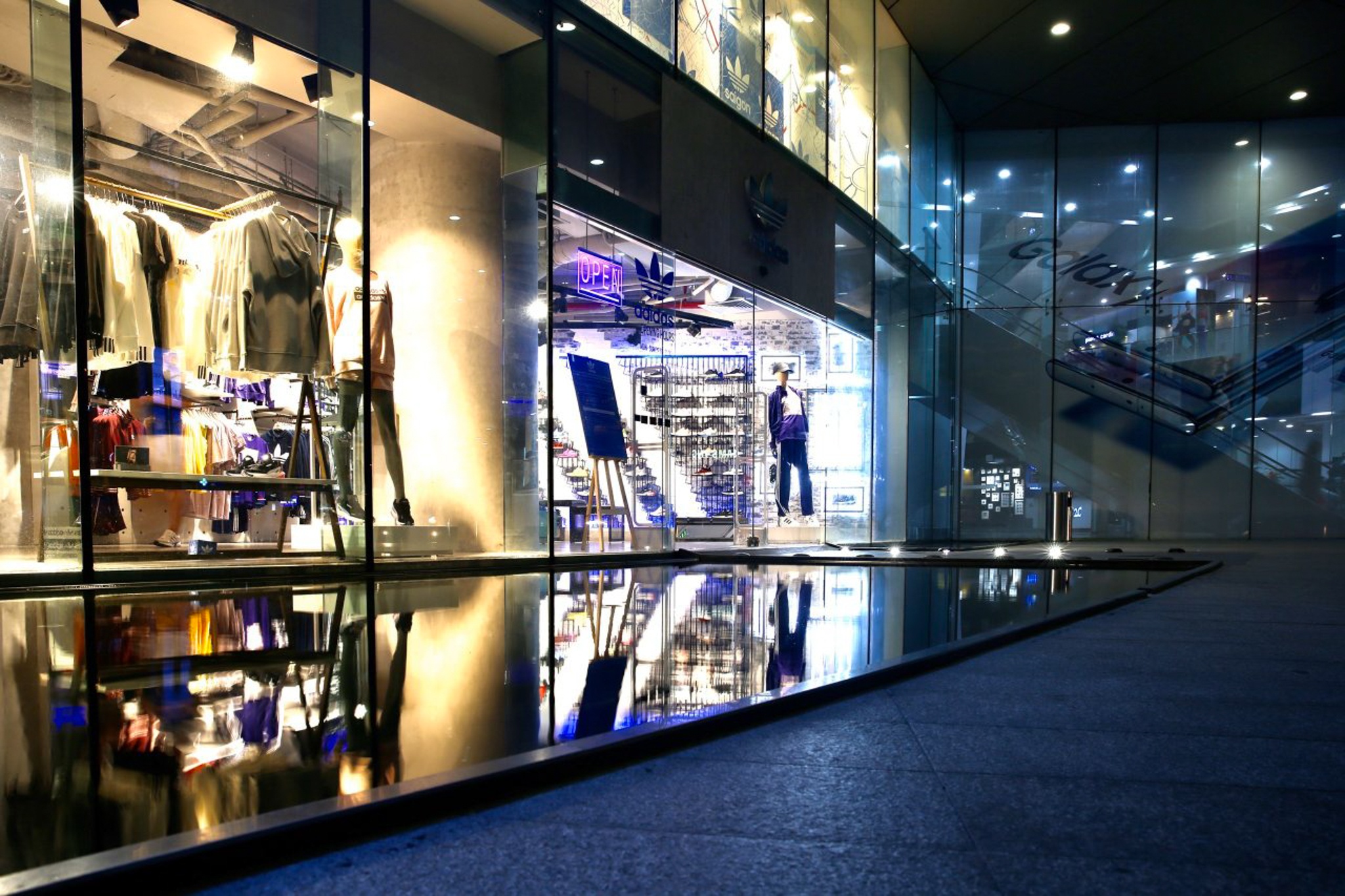 xep hang mua giay yeezy boost 350 v2 anh 9