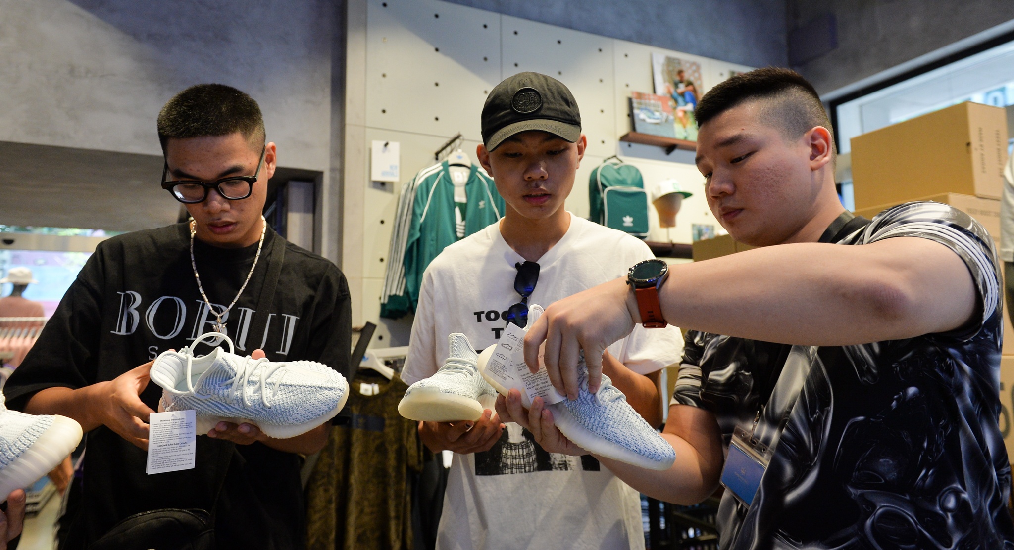 Yeezy 350 V2 Cloud White anh 7