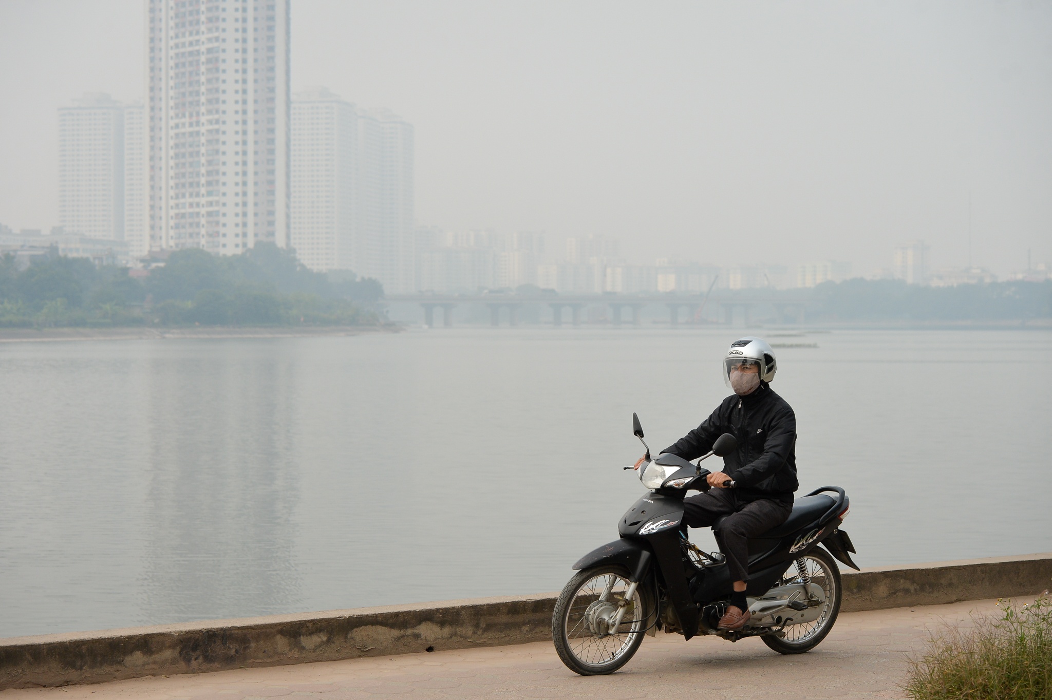 khau trang tran ngap duong pho thu do anh 3