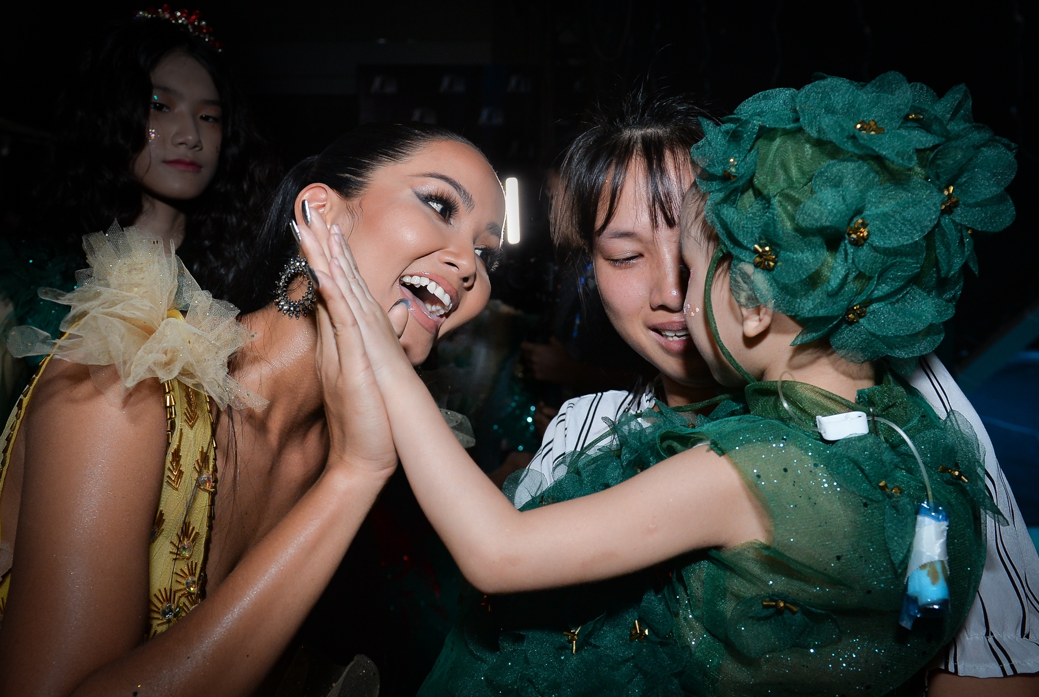 Sàn catwalk của công chúa ung thư máu ảnh 41 San catwalk cua cong chua ung thu mau anh 41