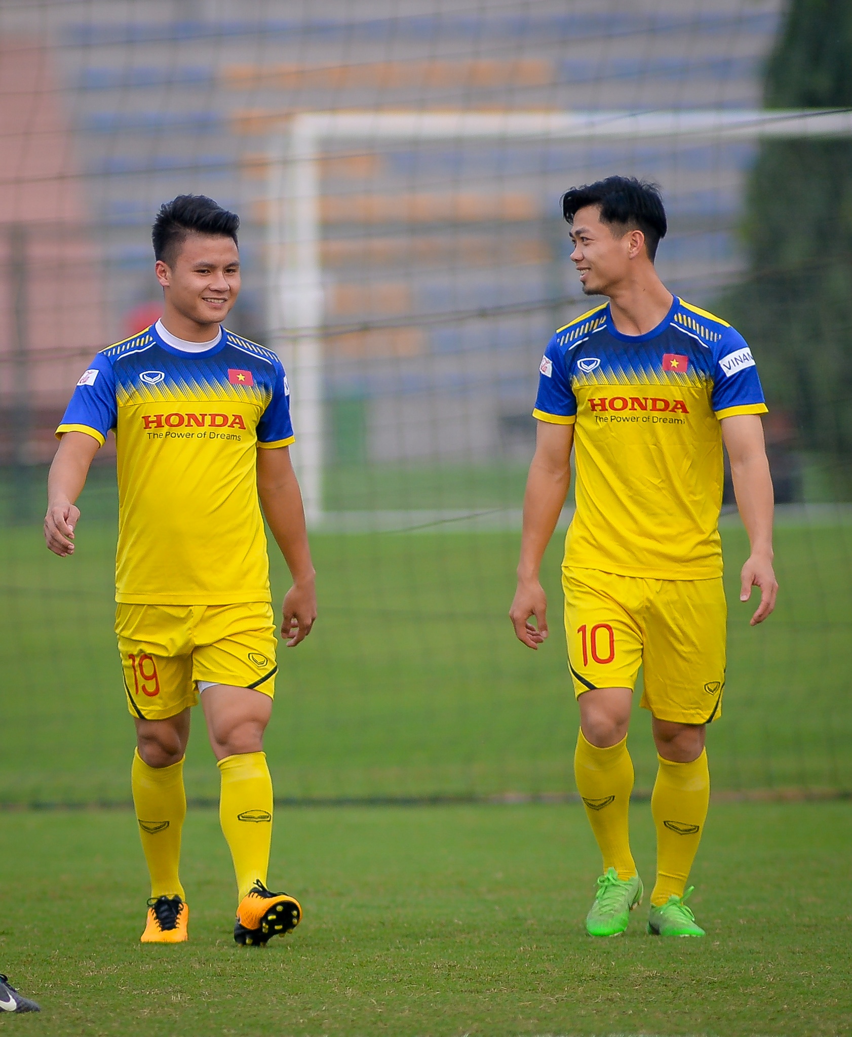 Cong Phuong bat cap cung Quang Hai anh 3