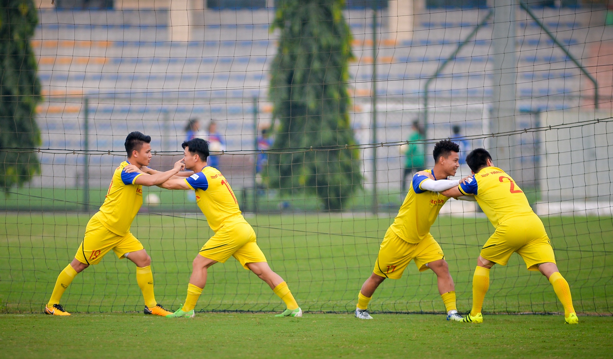 Cong Phuong bat cap cung Quang Hai anh 4