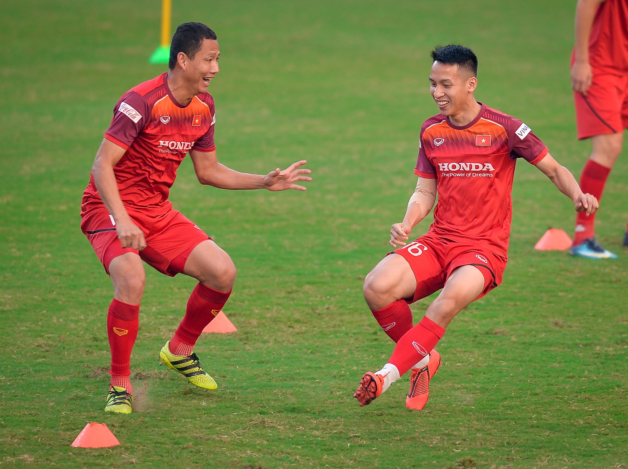 Hồng Duy chiến thắng Văn Hậu ảnh 2 Hong Duy chien thang Van Hau anh 2