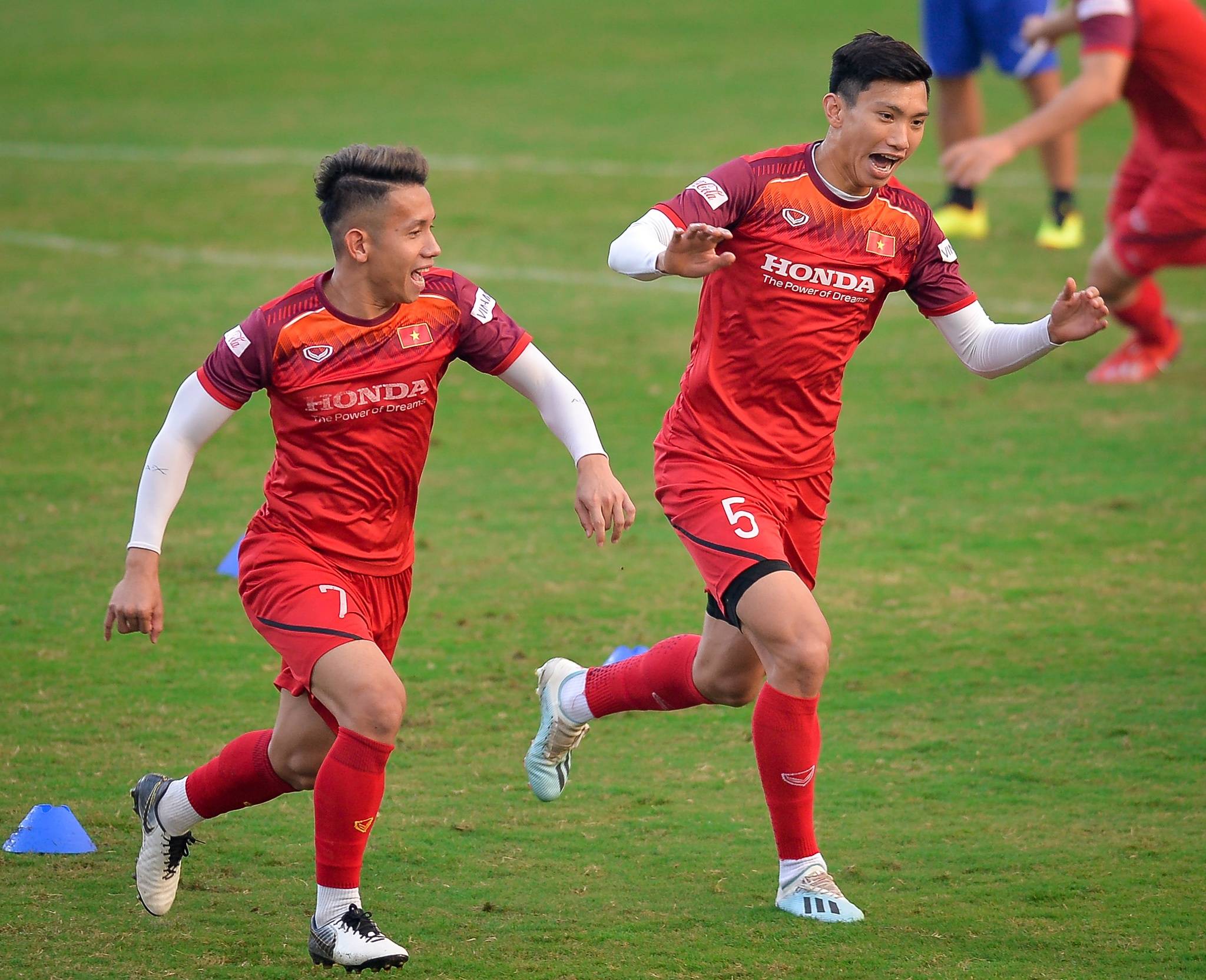 Hồng Duy chiến thắng Văn Hậu ảnh 3 Hong Duy chien thang Van Hau anh 3