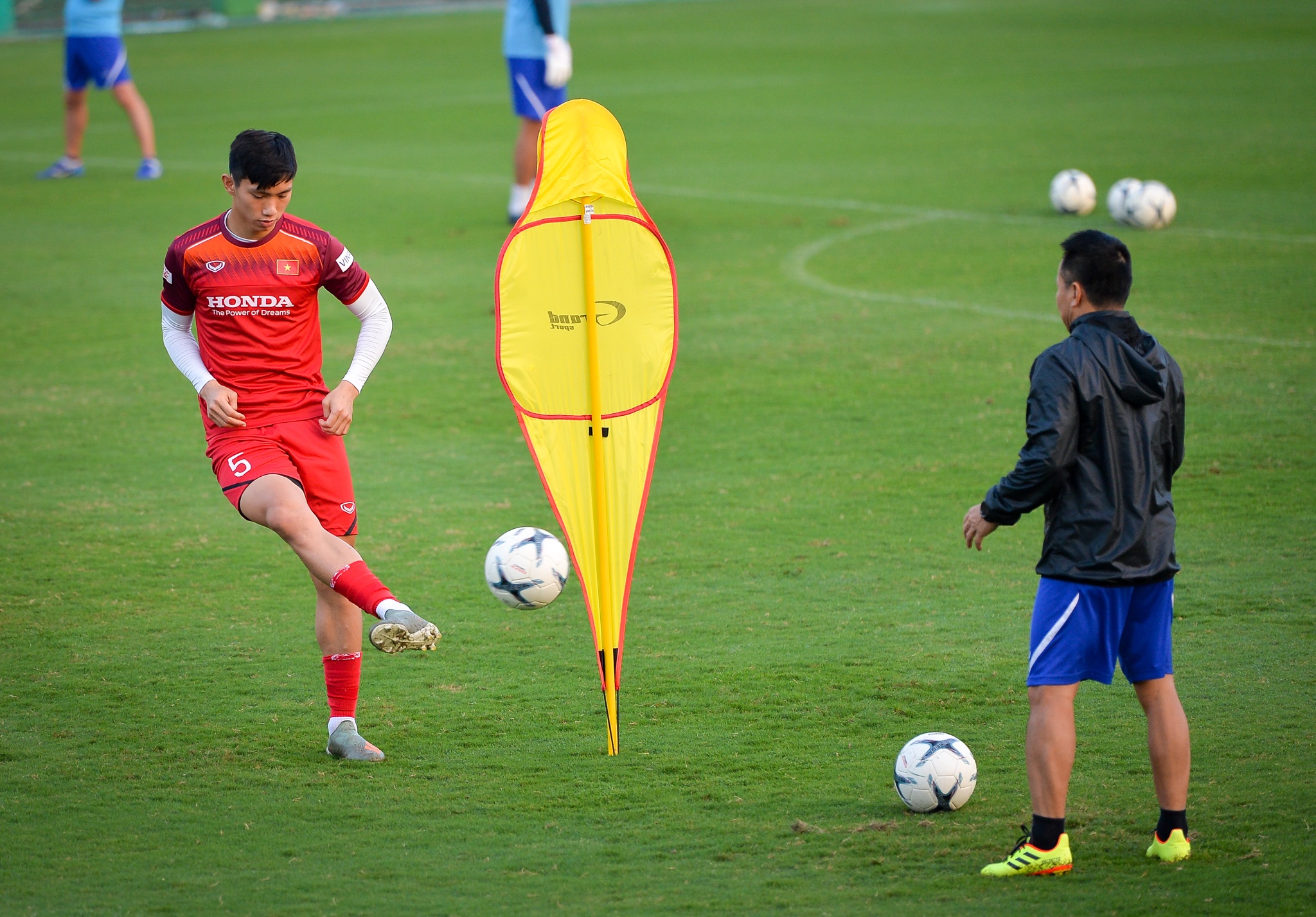 Van Hau lo bap tay vam vo anh 4