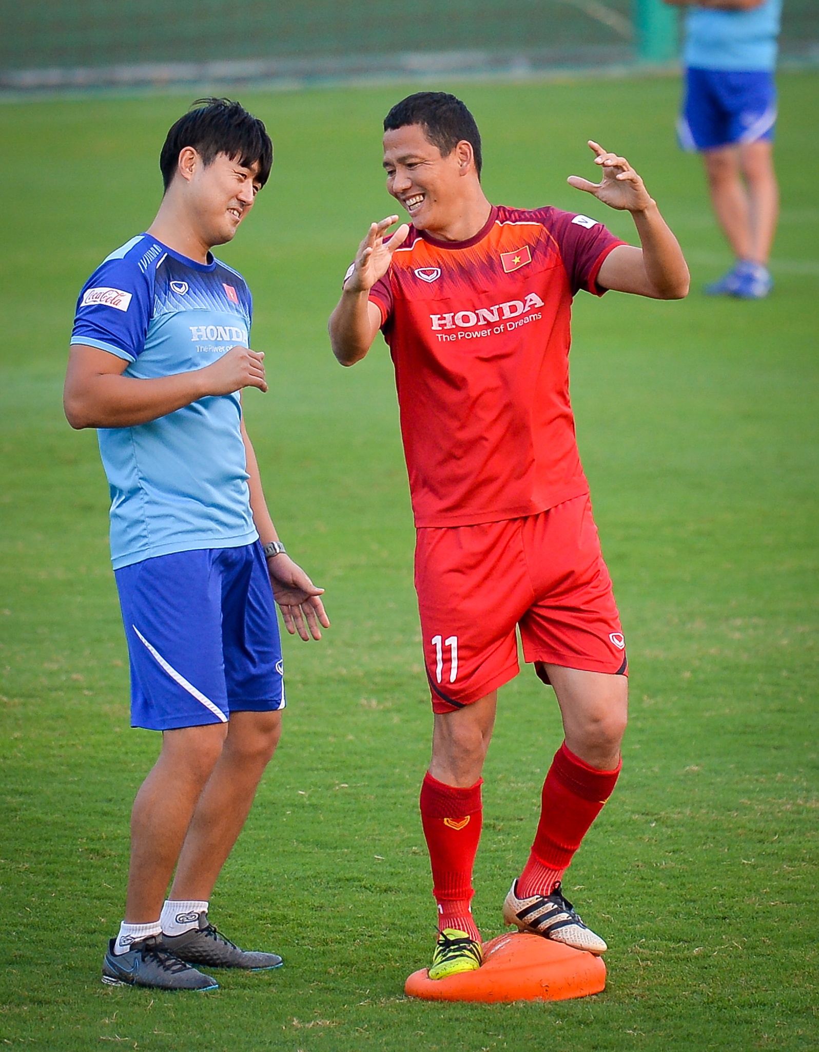 Van Hau lo bap tay vam vo anh 5