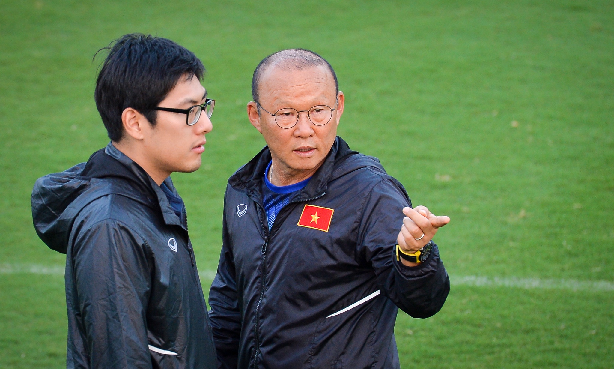 Van Hau lo bap tay vam vo anh 9