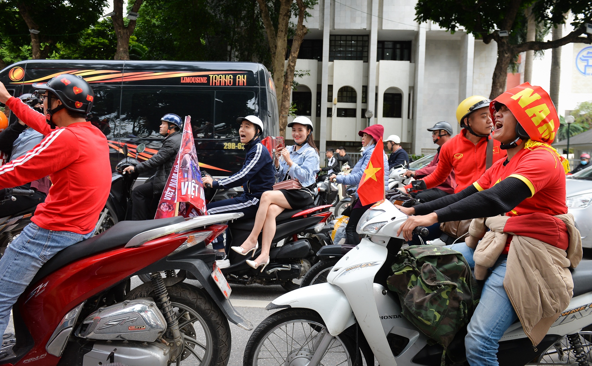 Nu phong vien Thai ham mo Van Lam anh 7