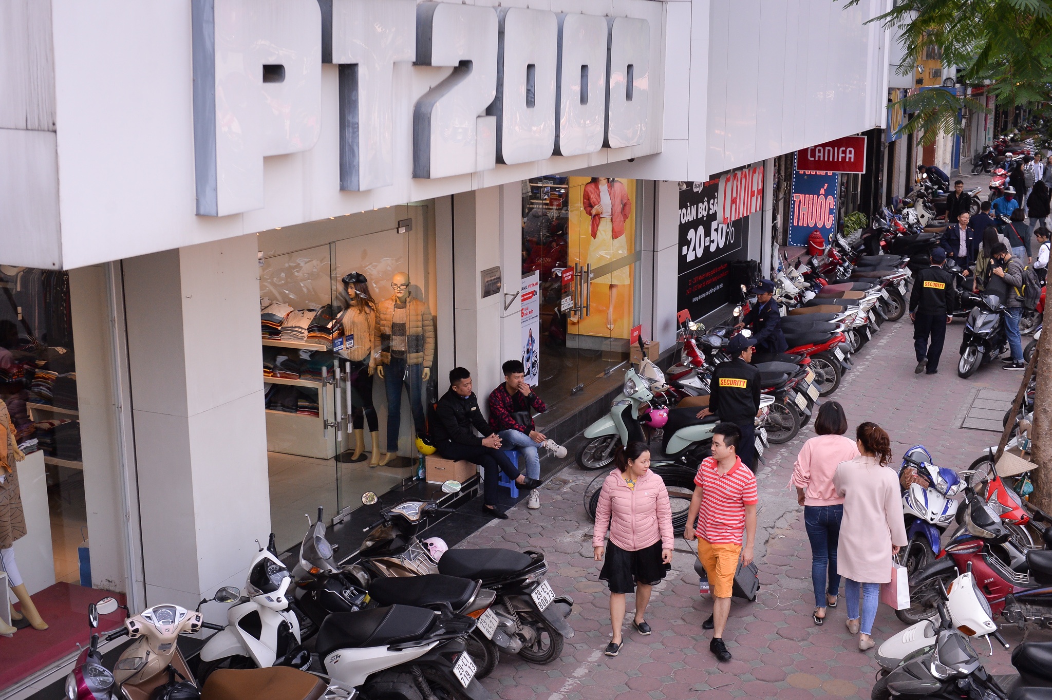 giam gia 80% trong ngay Black Friday anh 1