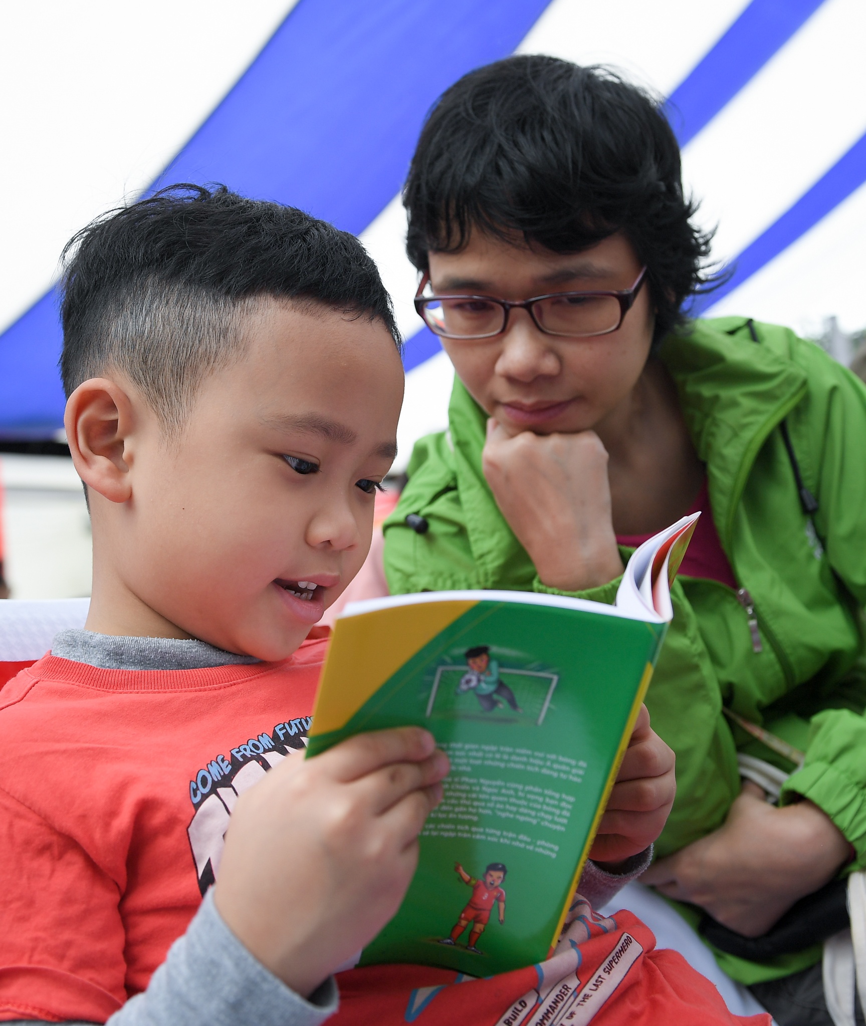 sach nhung chien binh sao vang anh 6