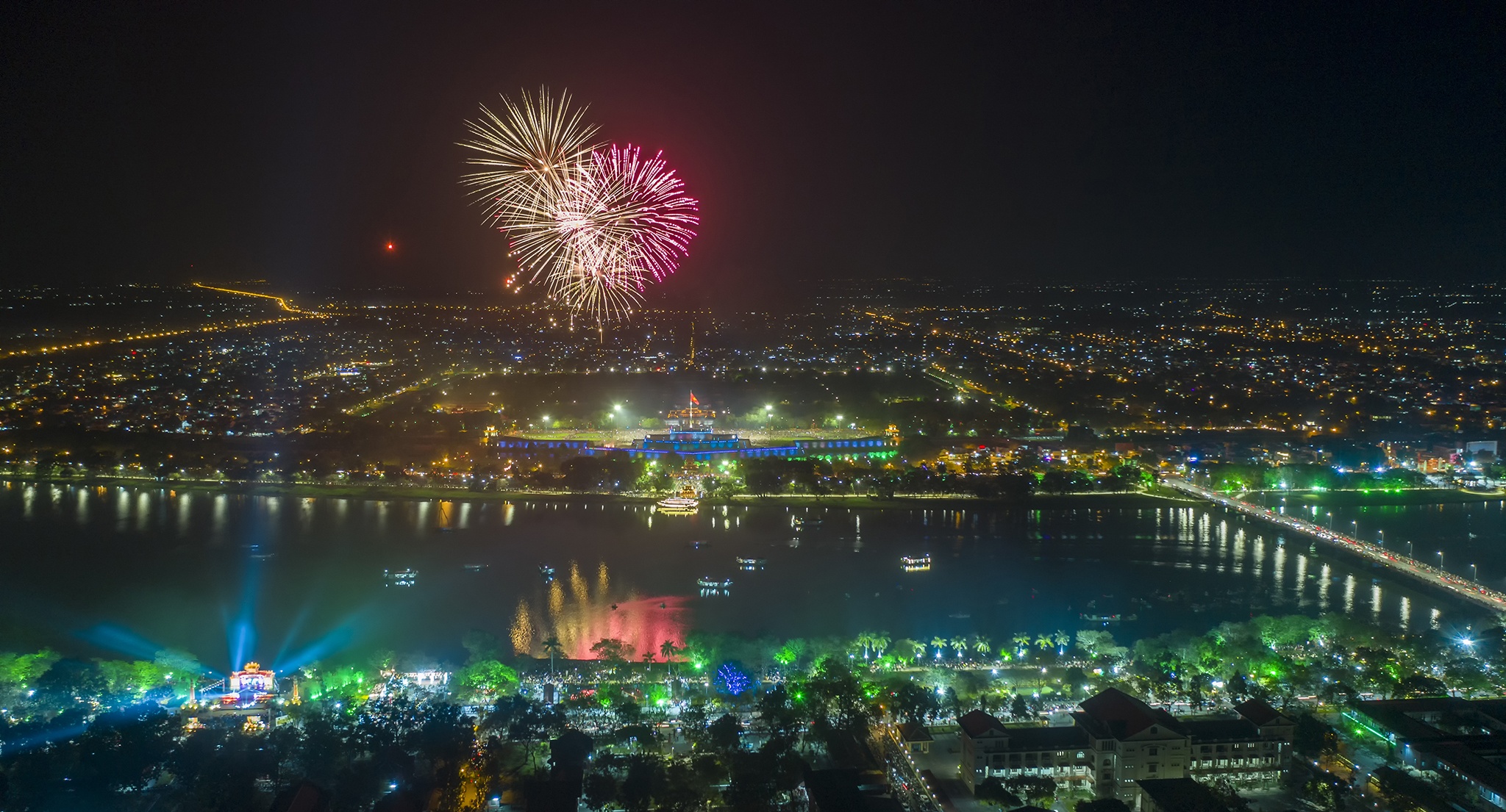 phao hoa tuyet dep chao nam moi anh 1