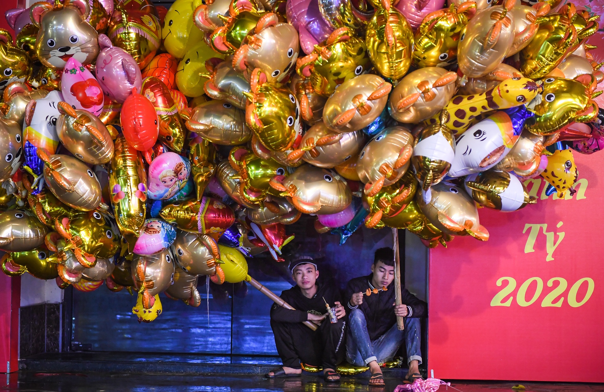 mua lon dem giao thua anh 8