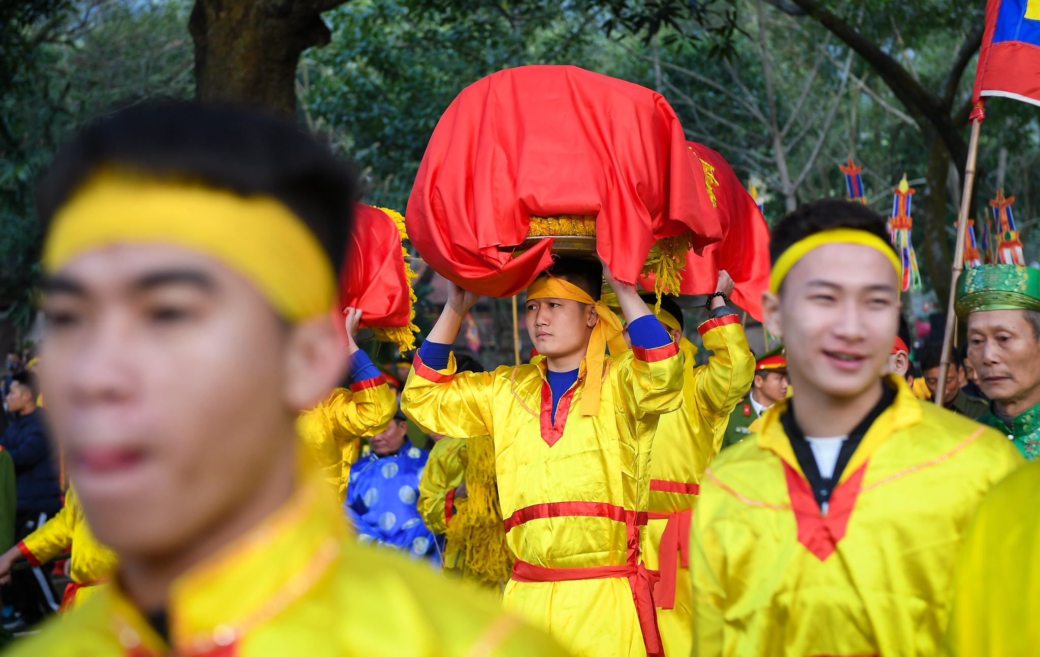 loc hoa tre o le hoi den Giong anh 8