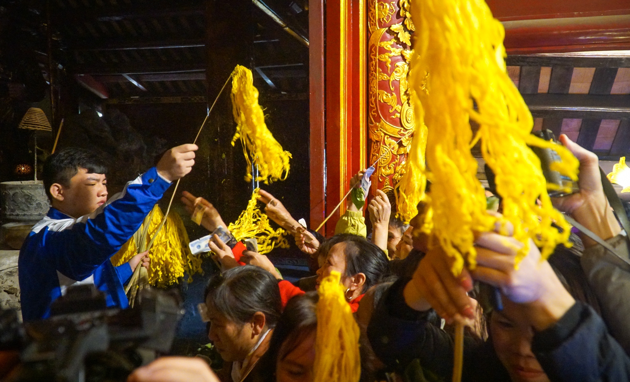 loc hoa tre o le hoi den Giong anh 9