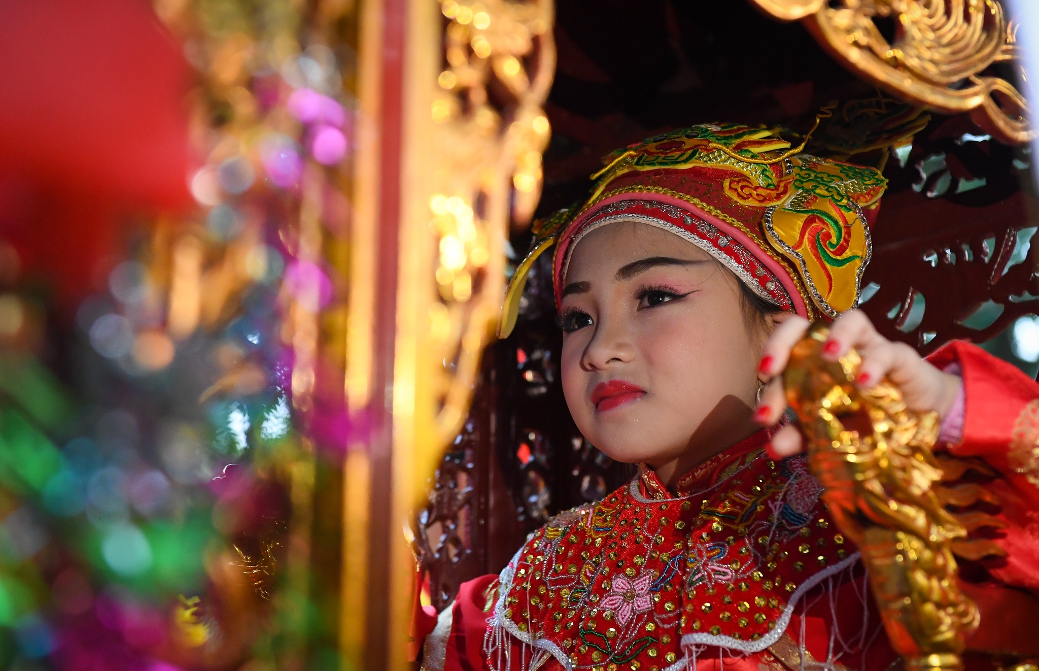 loc hoa tre o le hoi den Giong anh 2