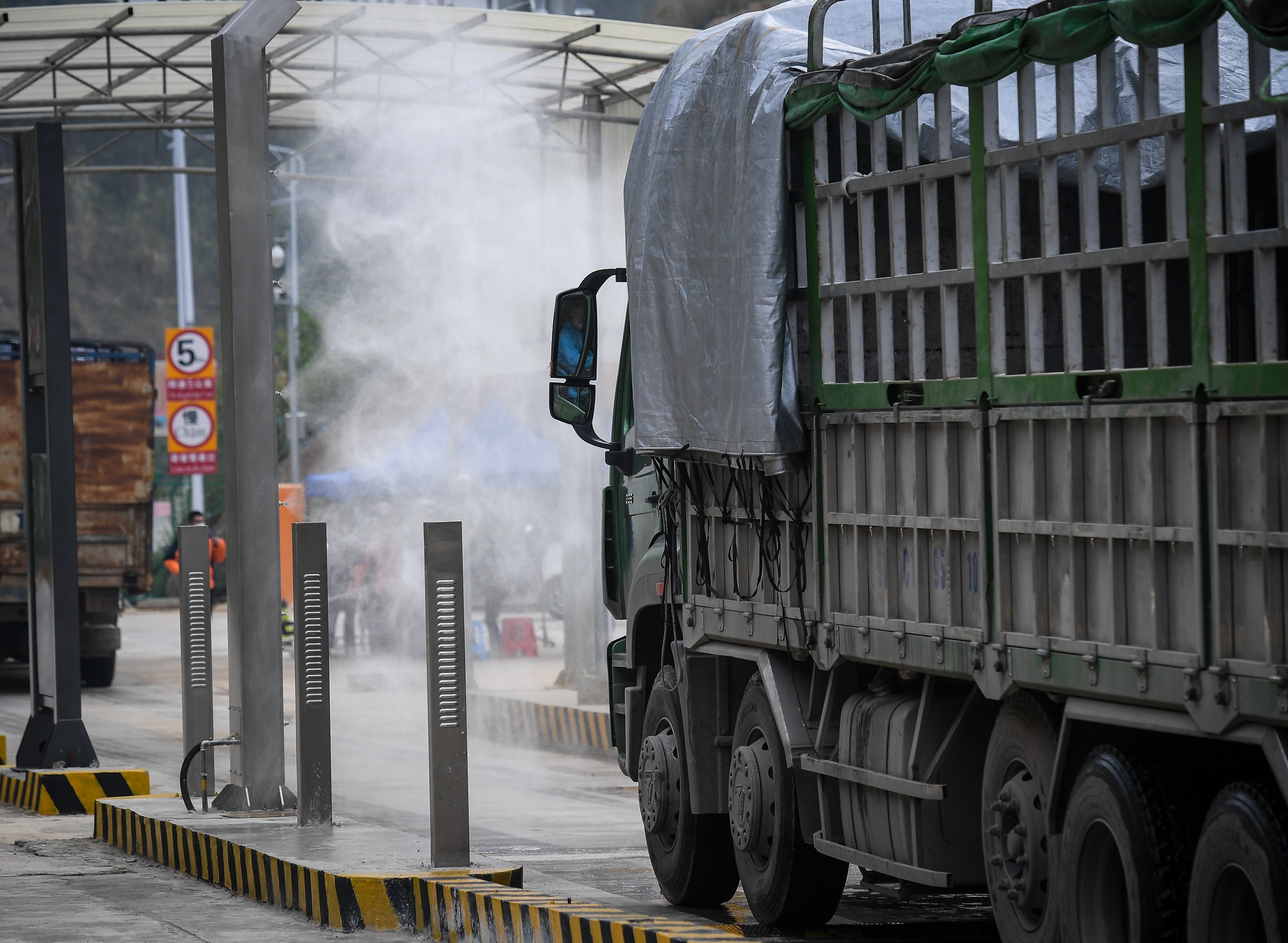 thong quan cua khau Tan Thanh anh 9