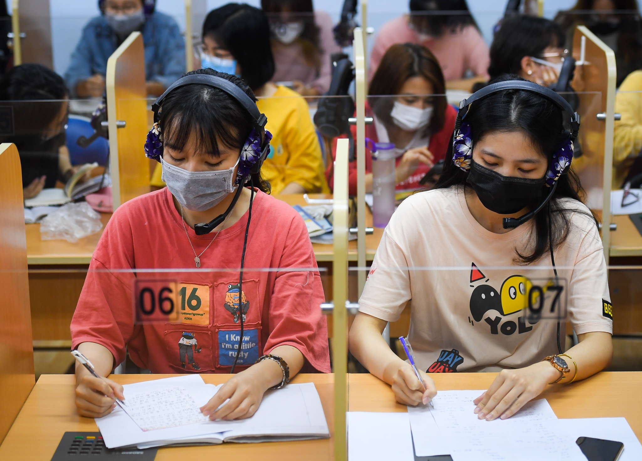 sinh vien quay lai truong sau ky nghi anh 13