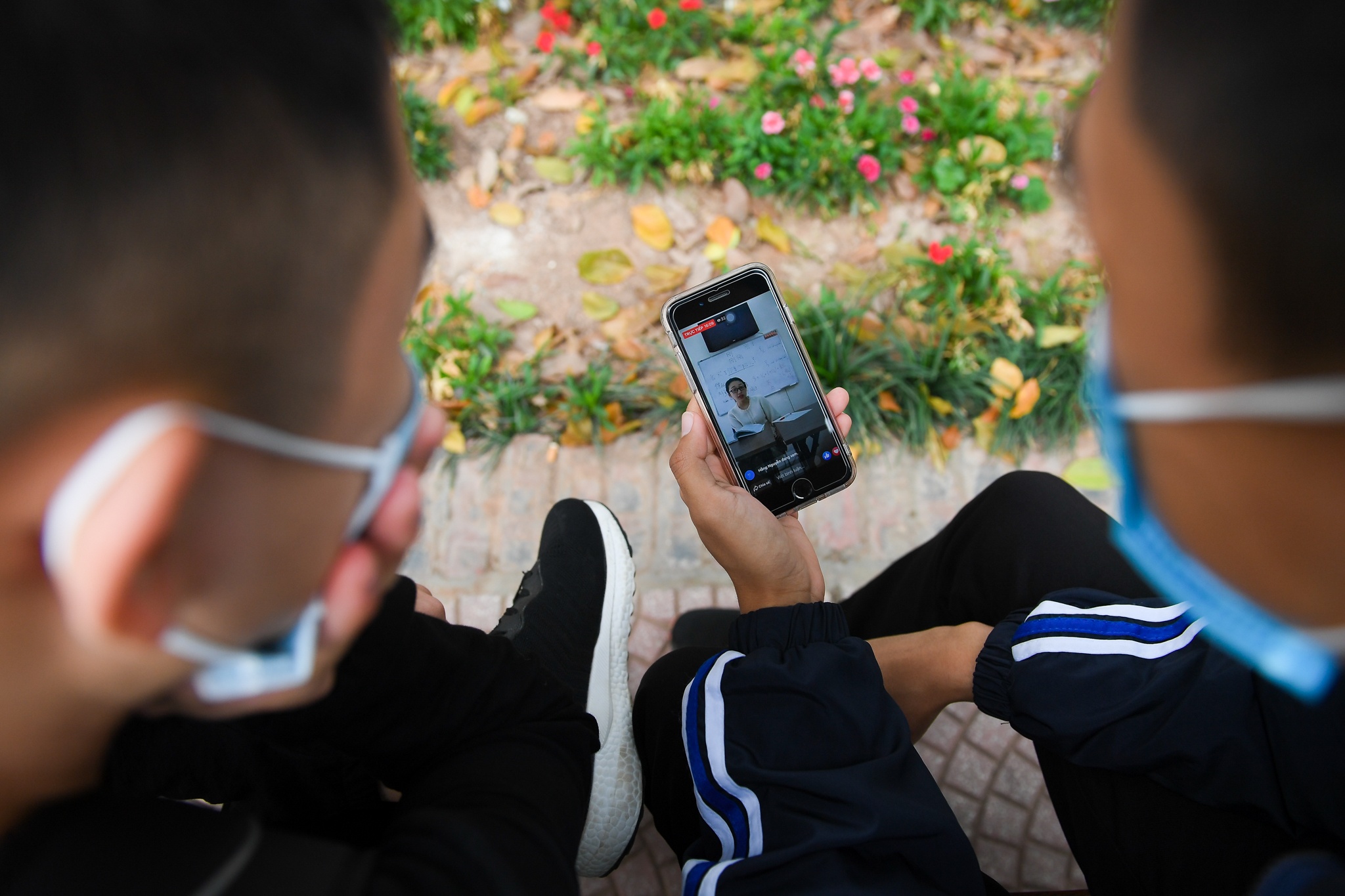 sinh vien quay lai truong sau ky nghi anh 14