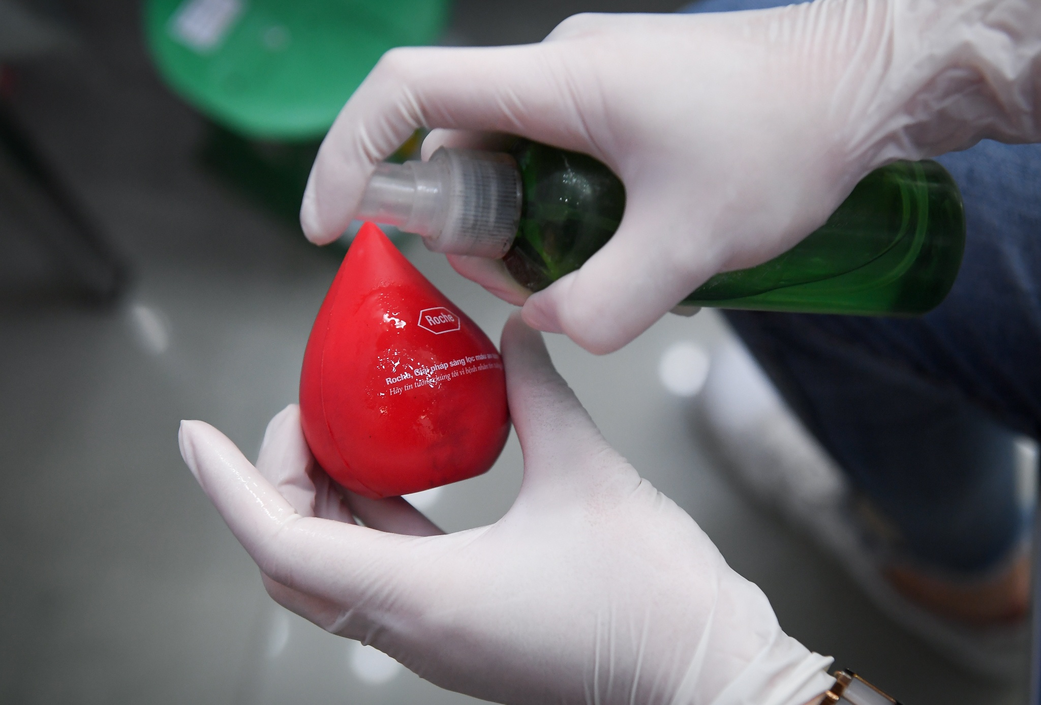 thu truong bo y te hien mau anh 7