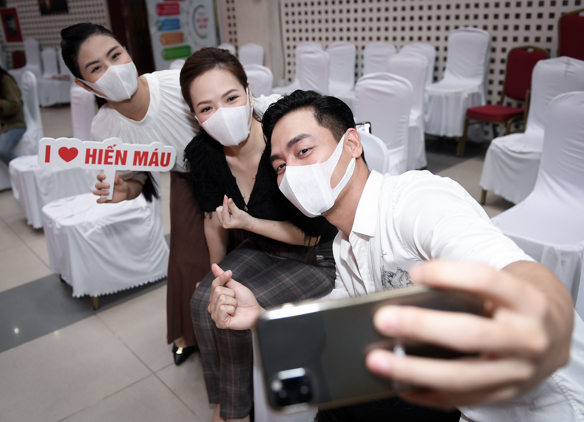 Phan Anh hien mau anh 2