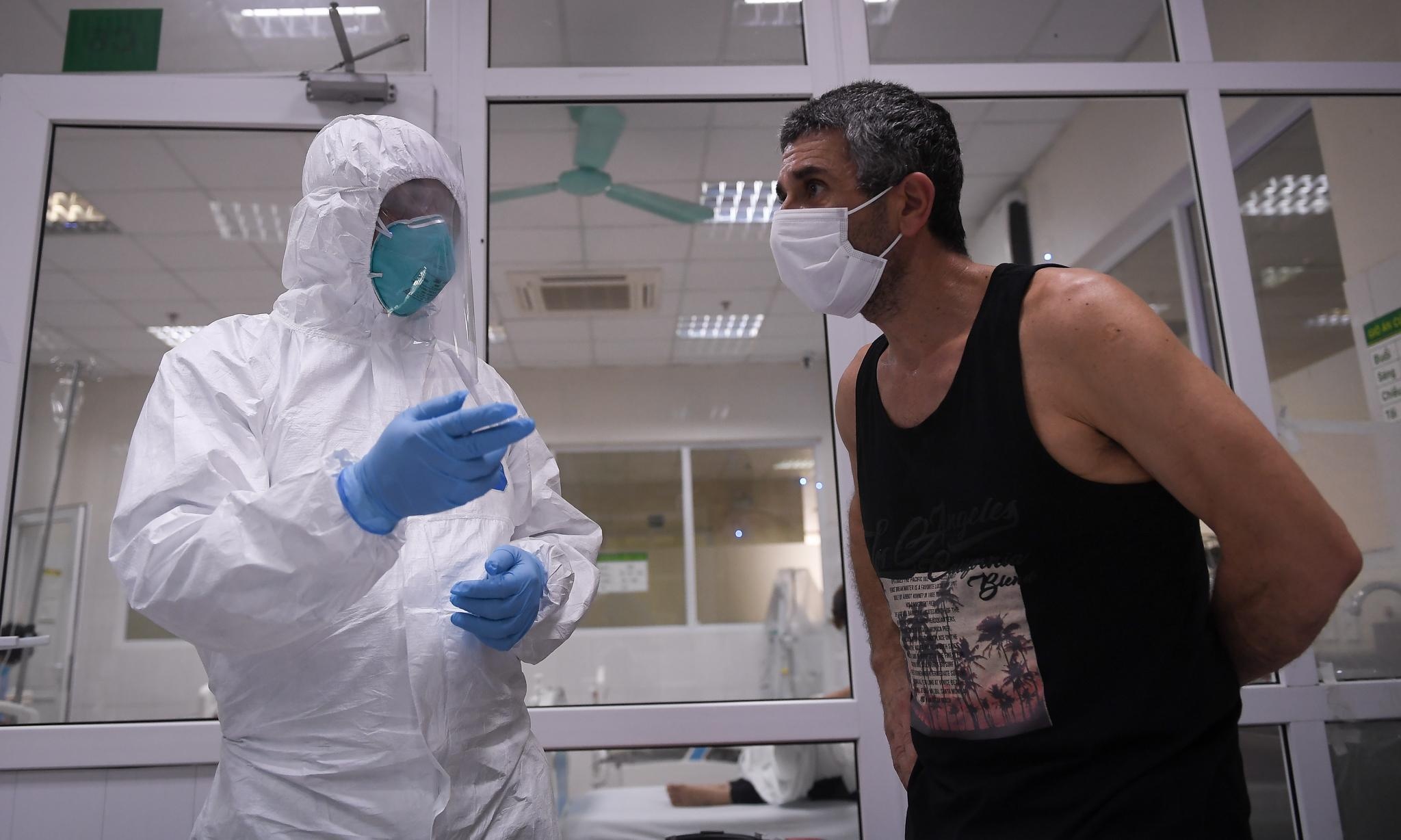 Ben trong khu dieu tri 46 benh nhan mac Covid-19 o Viet Nam hinh anh