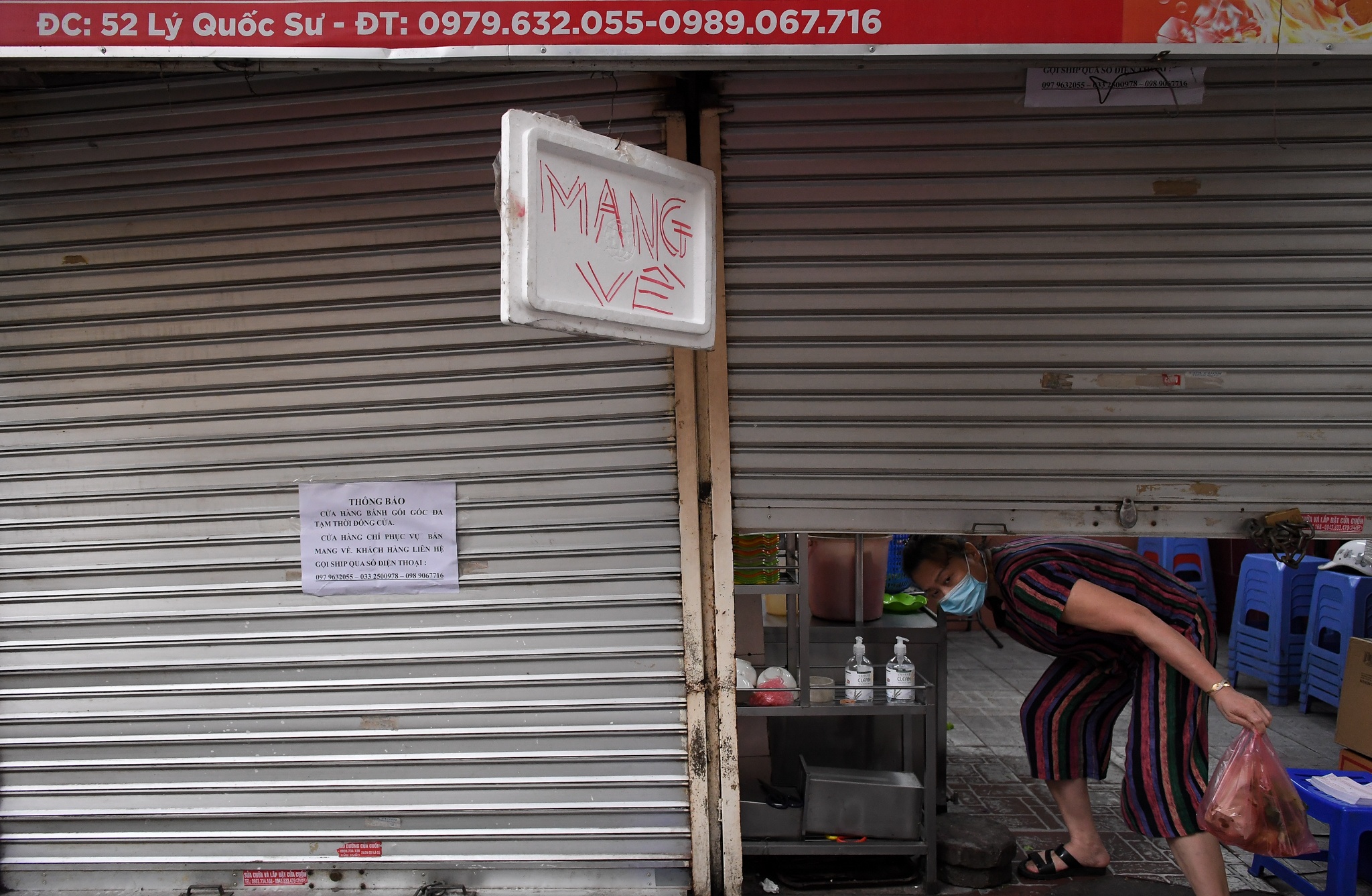 quan an noi tieng Ha Noi dong cua anh 2