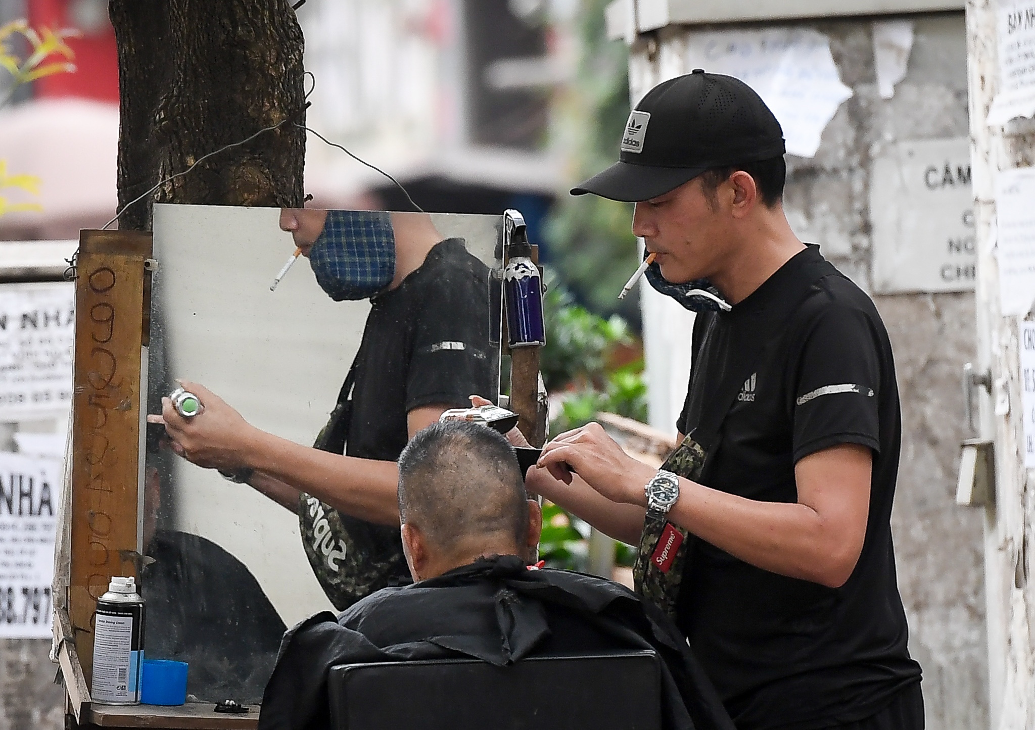 uong tra da giua mua dich anh 7