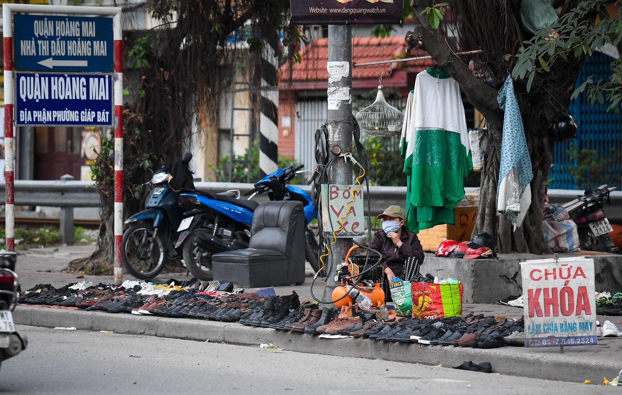 uong tra da giua mua dich anh 8