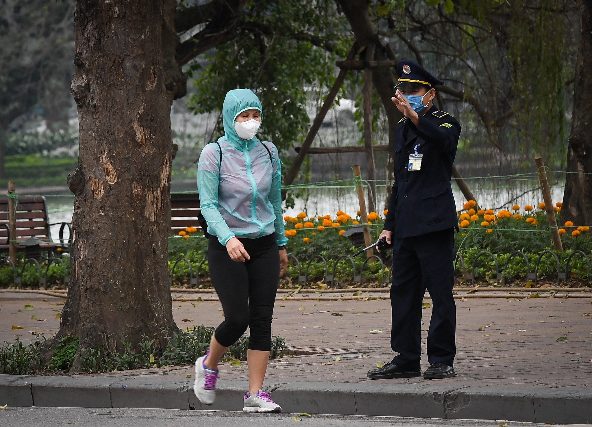 Nhac nho nguoi tap the duc ngay dau cach ly xa hoi hinh anh