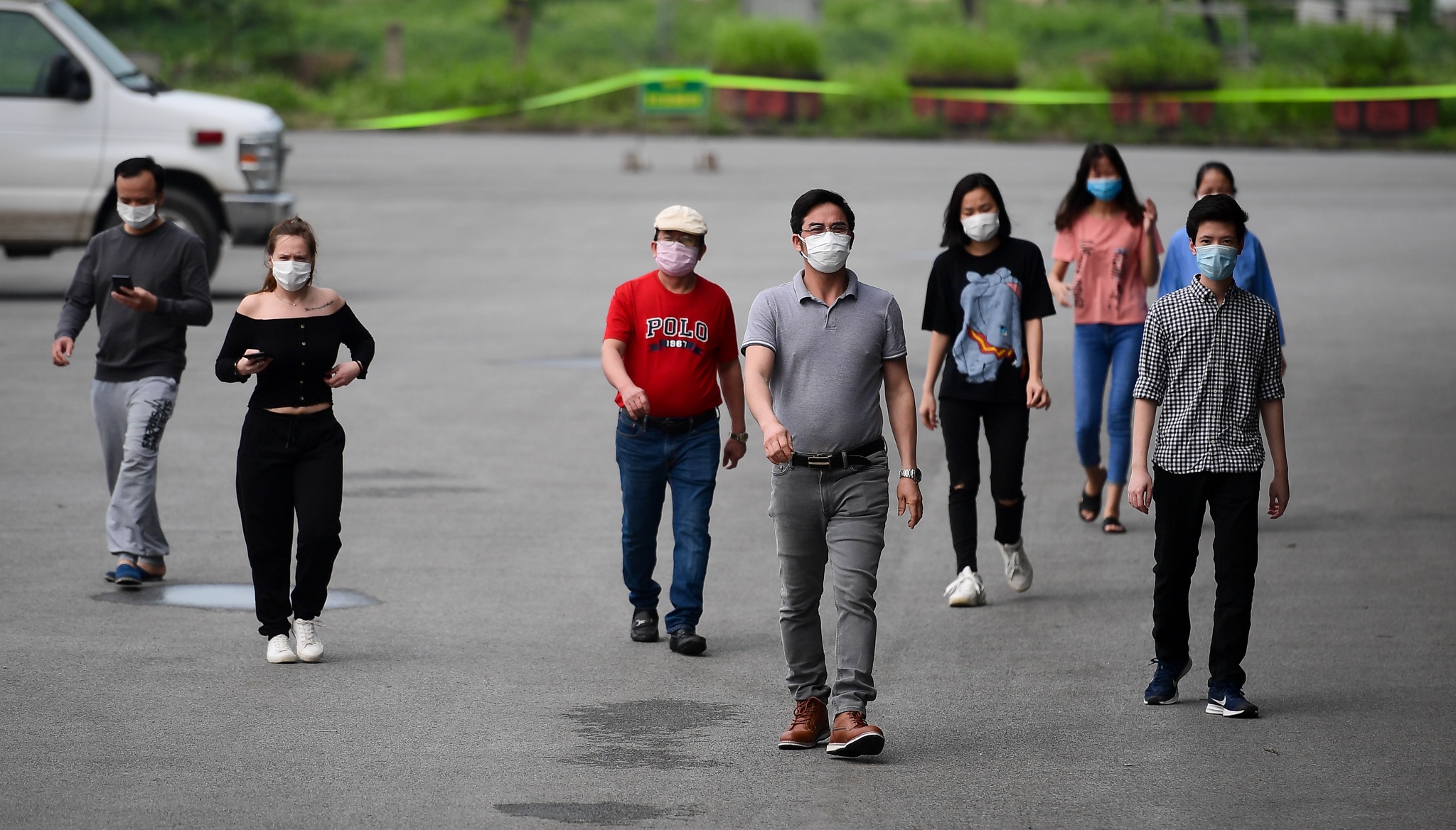 nu Y ta Phap khoi benh Covid-19 anh 1