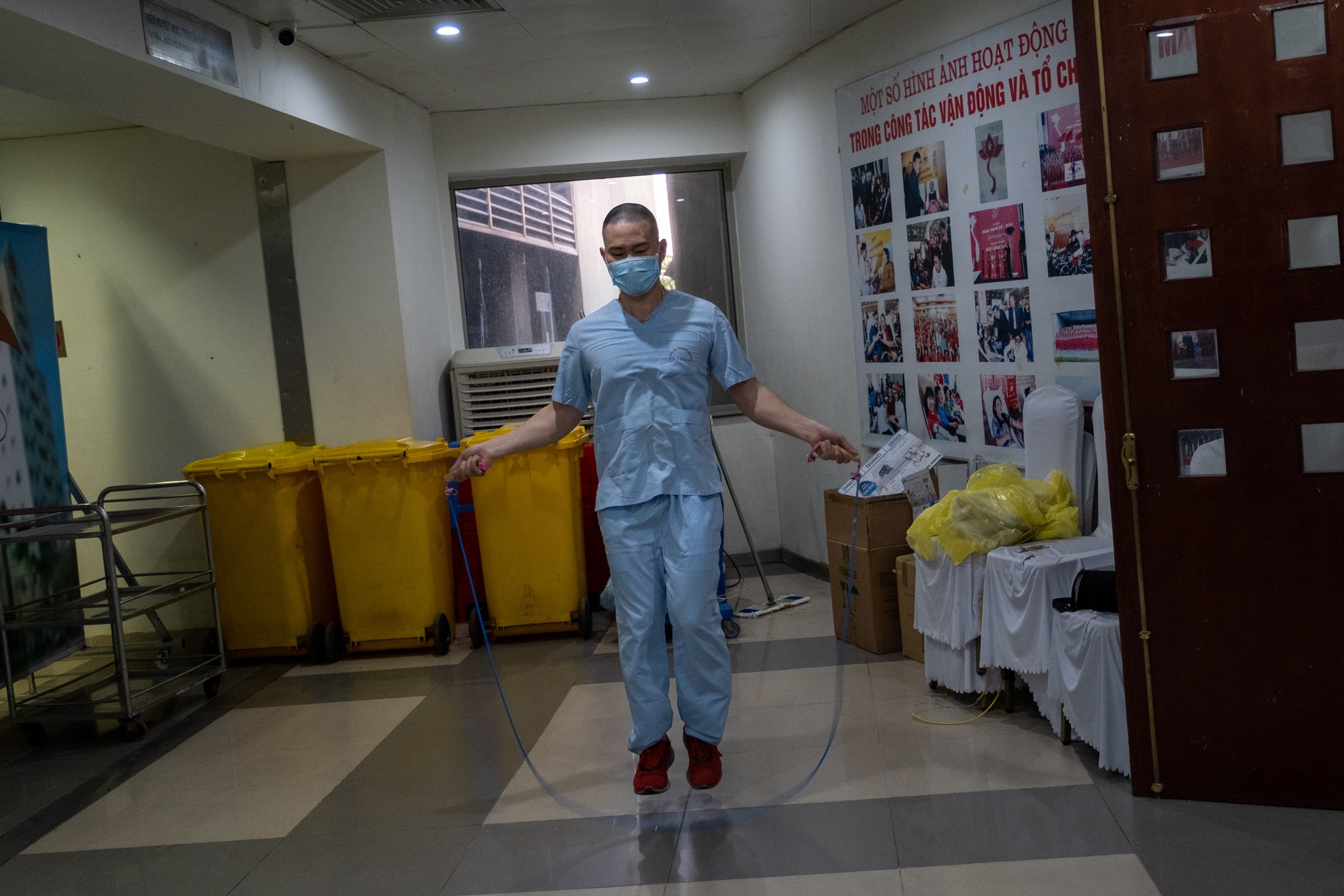 cuộc sống cách ly của công dân viện Máu ảnh 4 cuoc song cach ly cua cong dan vien Mau anh 4
