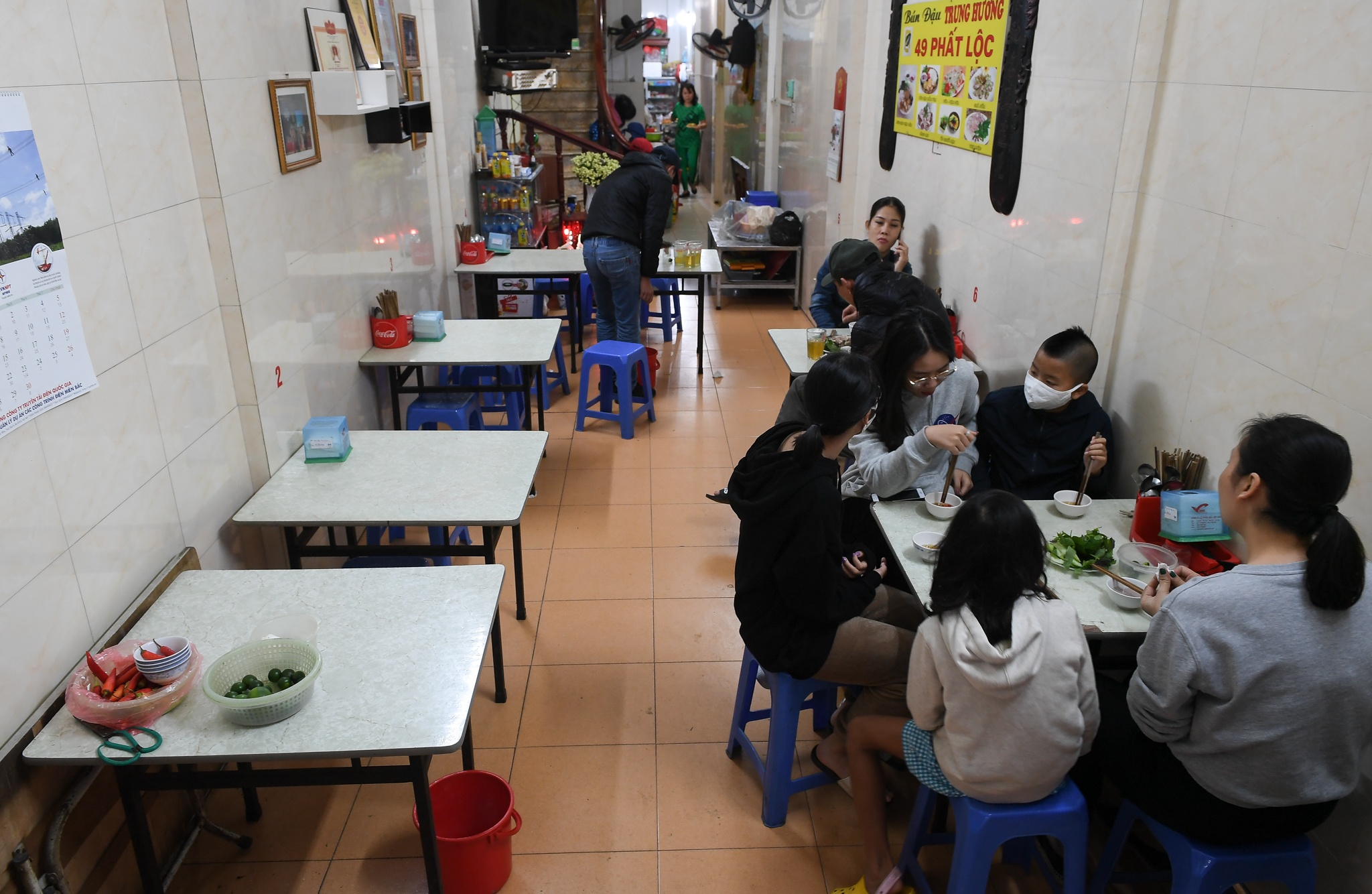 quan an noi tieng thu do vang khach anh 5