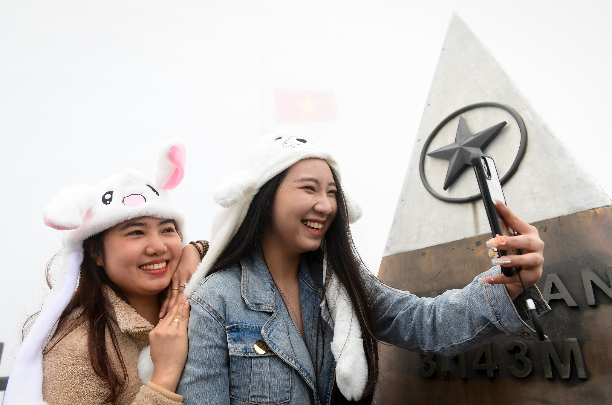 Fansipan vang ve anh 9