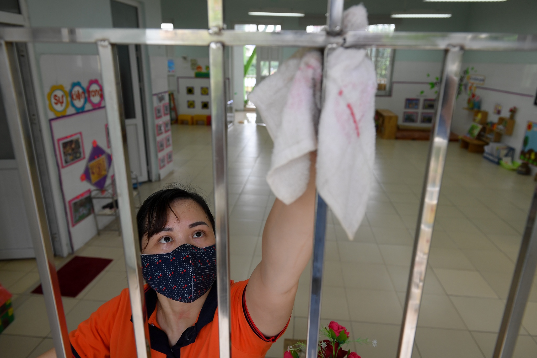 Truong mam non luoc bat, khu khuan do choi chuan bi don hoc sinh hinh anh